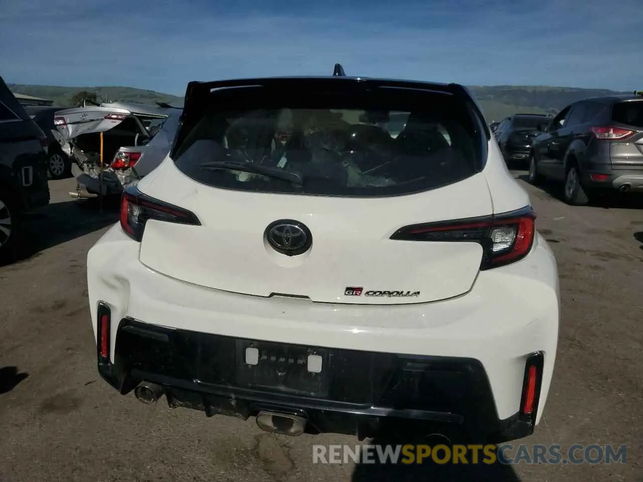 6 fotografías del automóvil dañado JTNABAAE1PA006078 TOYOTA GR COROLLA 2023