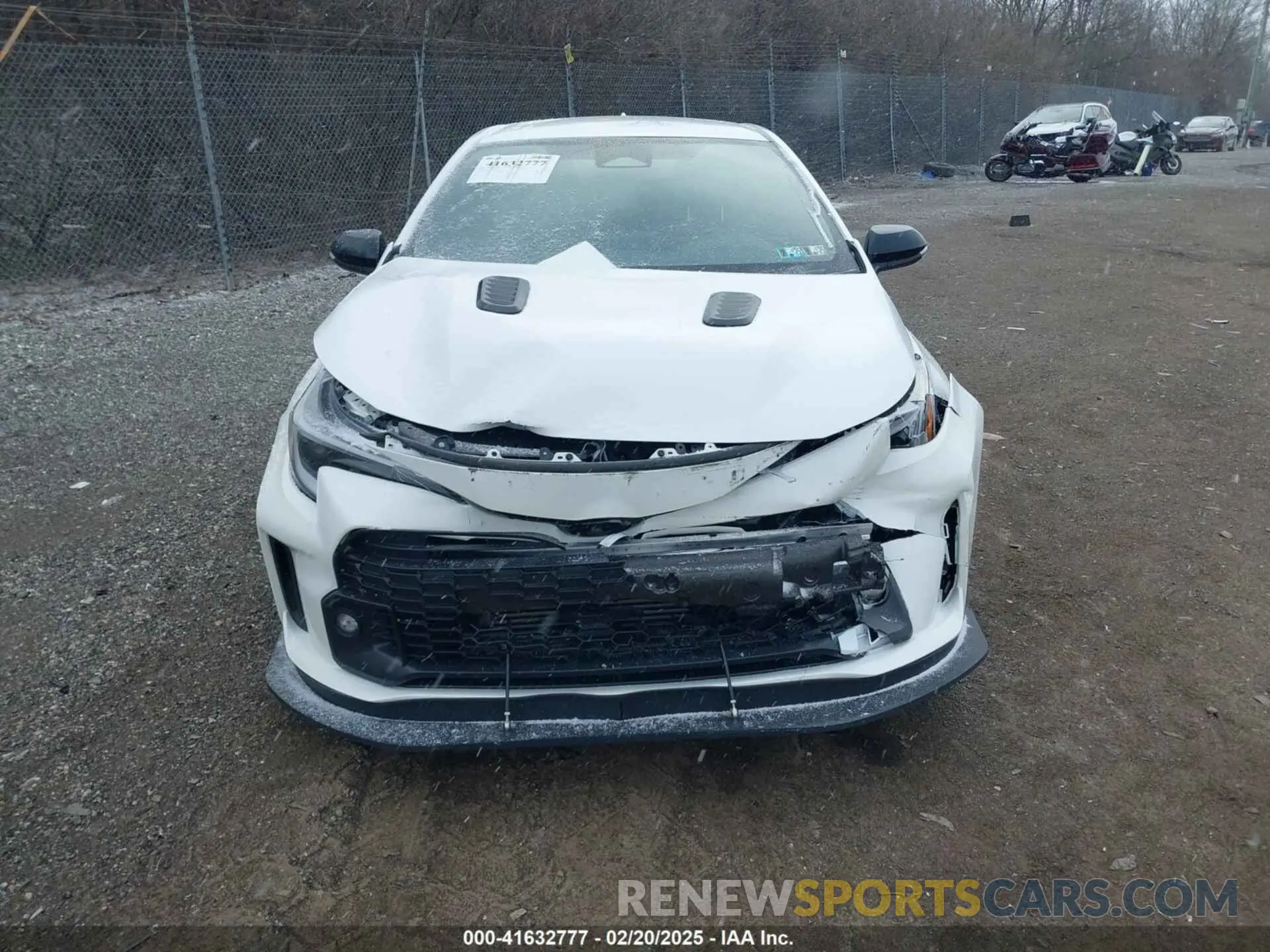 13 fotografías del automóvil dañado JTNABAAE4PA003143 TOYOTA GR COROLLA 2023