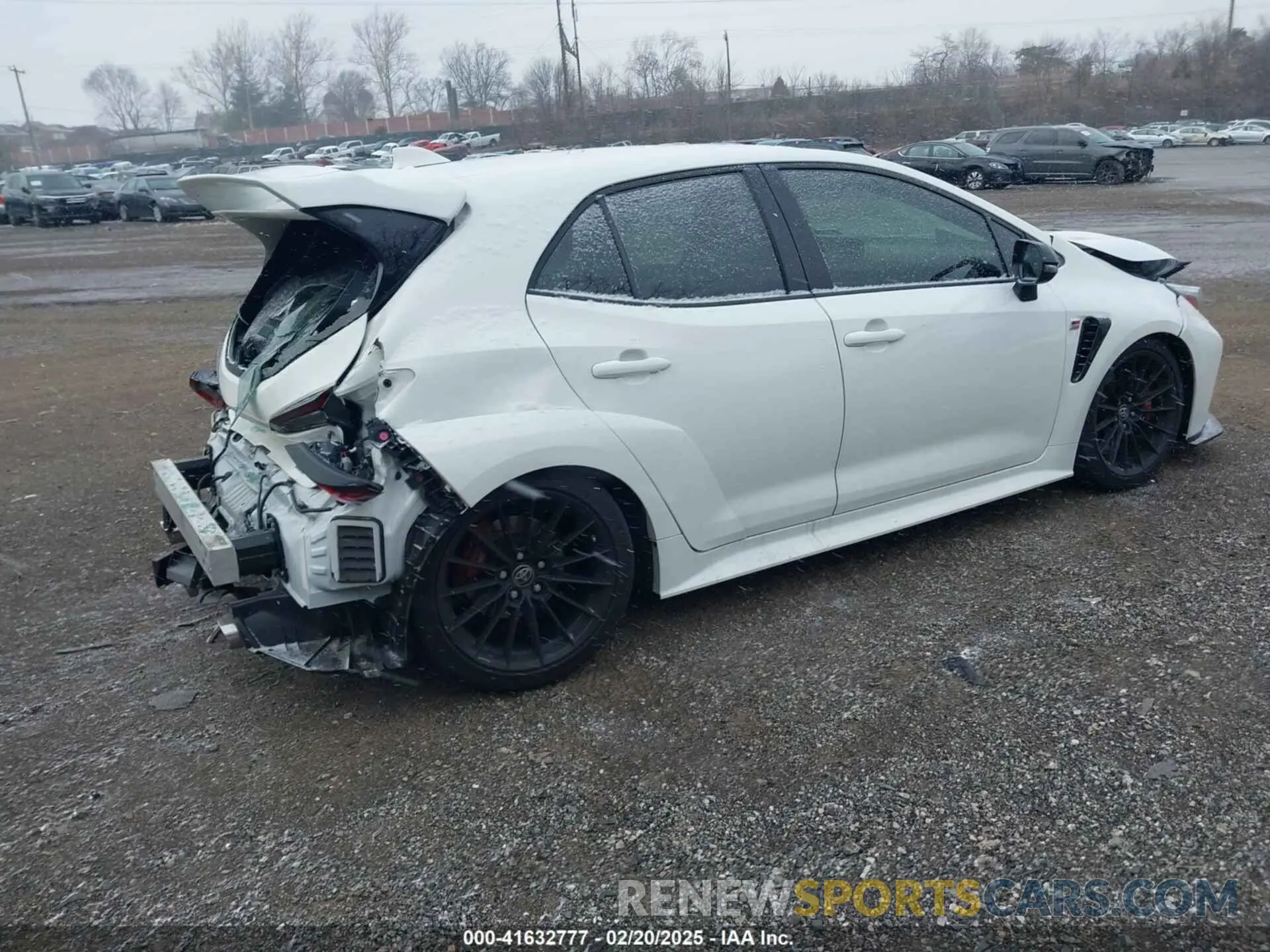 4 fotografías del automóvil dañado JTNABAAE4PA003143 TOYOTA GR COROLLA 2023