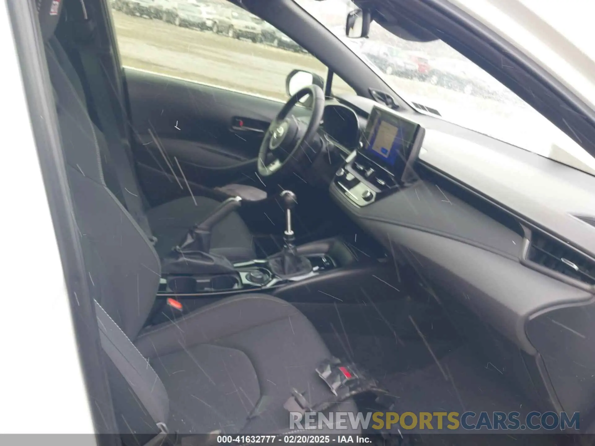 5 fotografías del automóvil dañado JTNABAAE4PA003143 TOYOTA GR COROLLA 2023