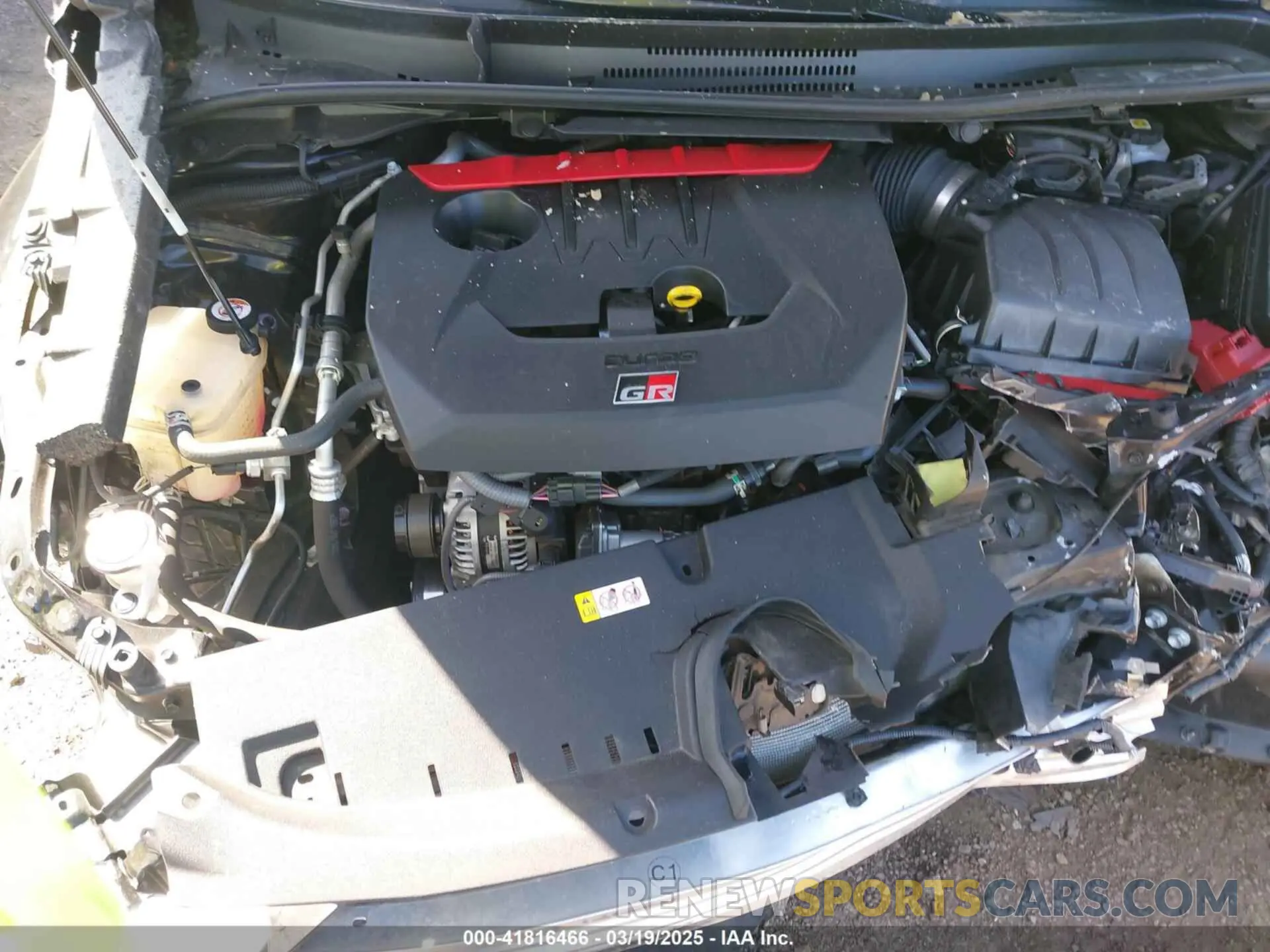 10 fotografías del automóvil dañado JTNABAAE5PA007217 TOYOTA GR COROLLA 2023