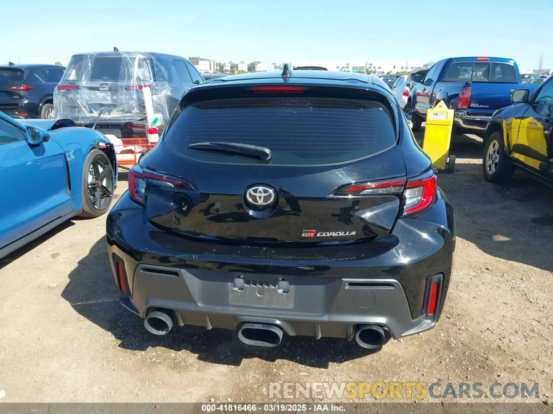 17 fotografías del automóvil dañado JTNABAAE5PA007217 TOYOTA GR COROLLA 2023