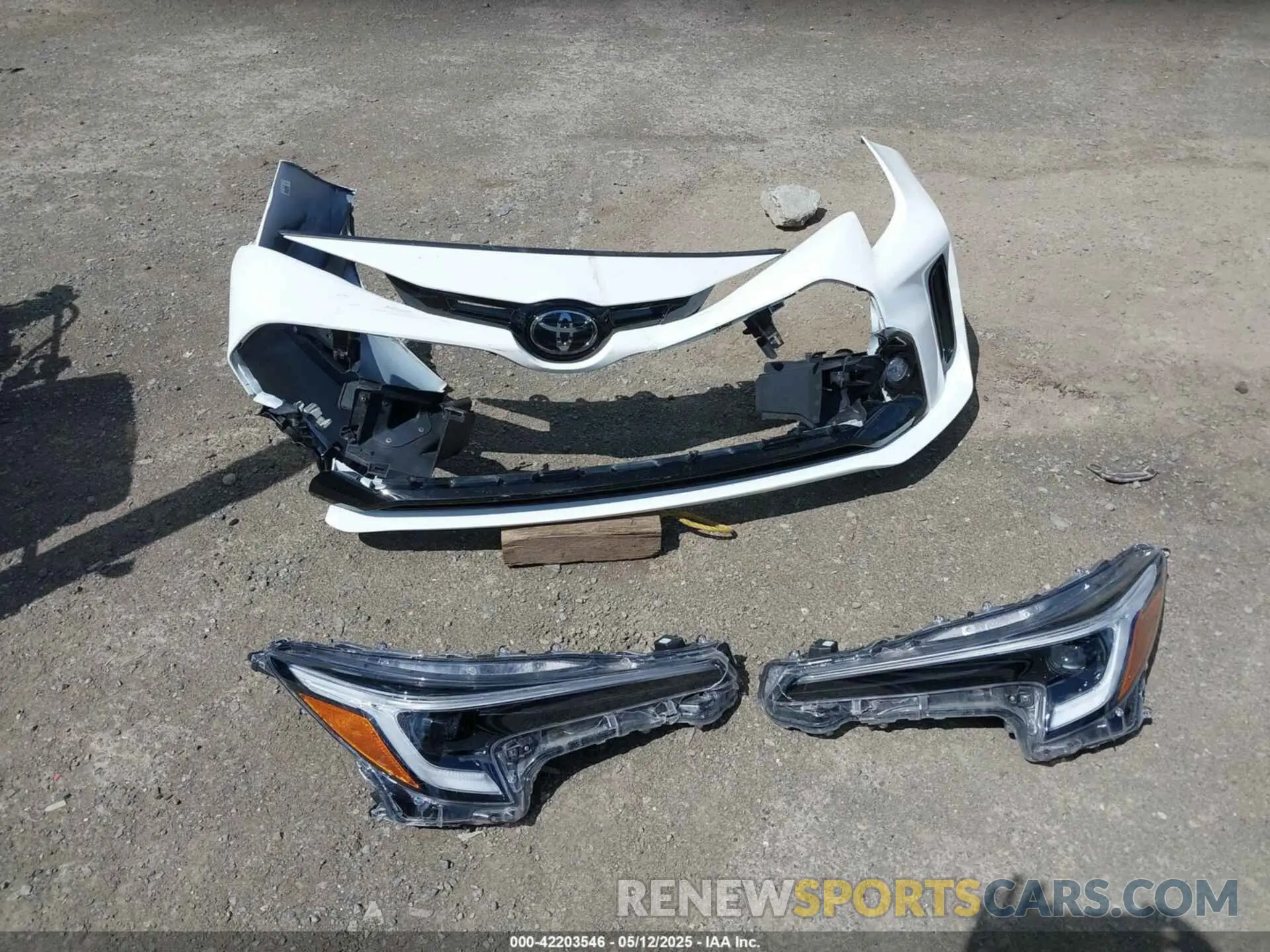 12 fotografías del automóvil dañado JTNABAAE8PA004442 TOYOTA GR COROLLA 2023