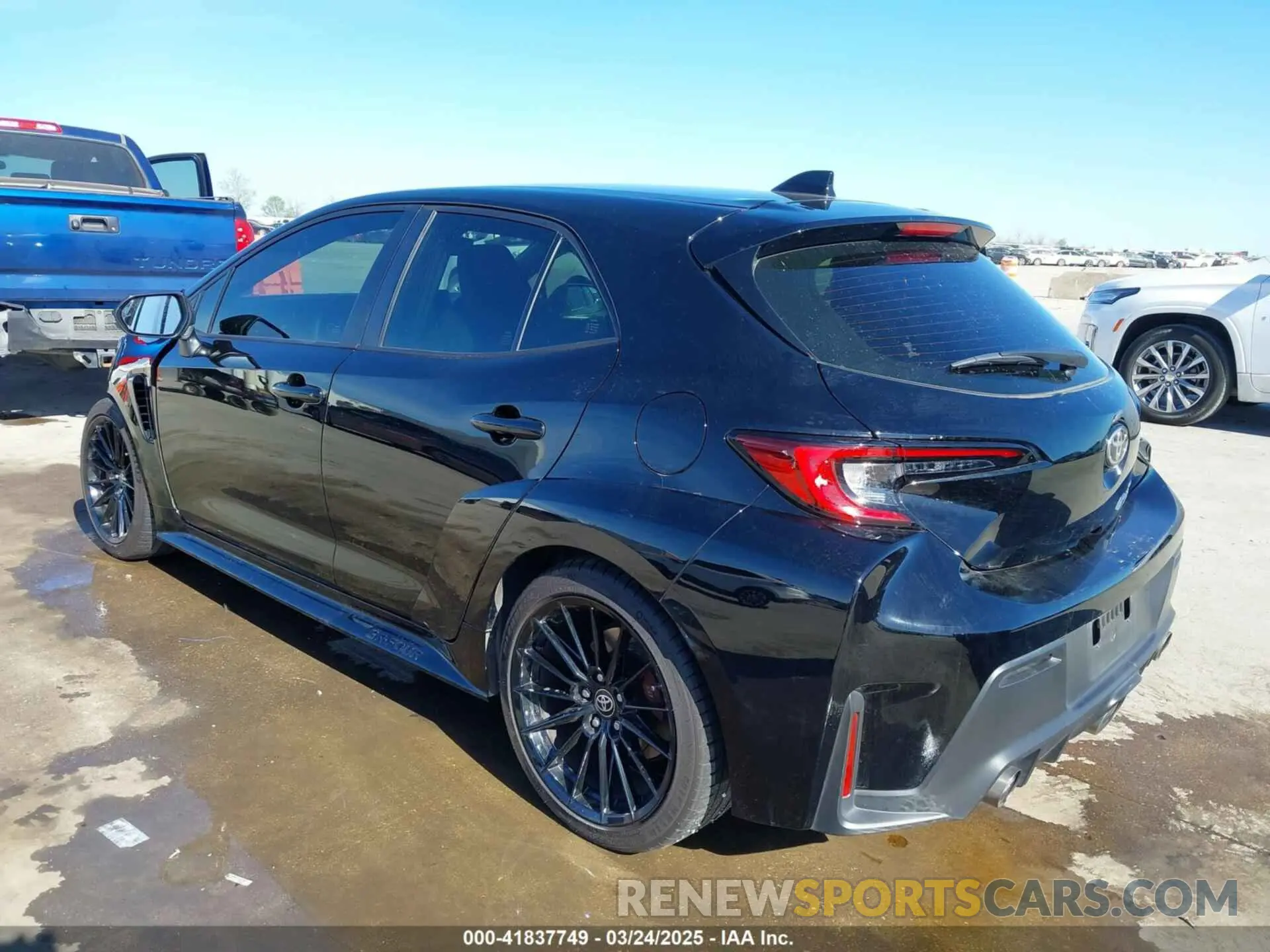 3 fotografías del automóvil dañado JTNABAAE8PA006823 TOYOTA GR COROLLA 2023