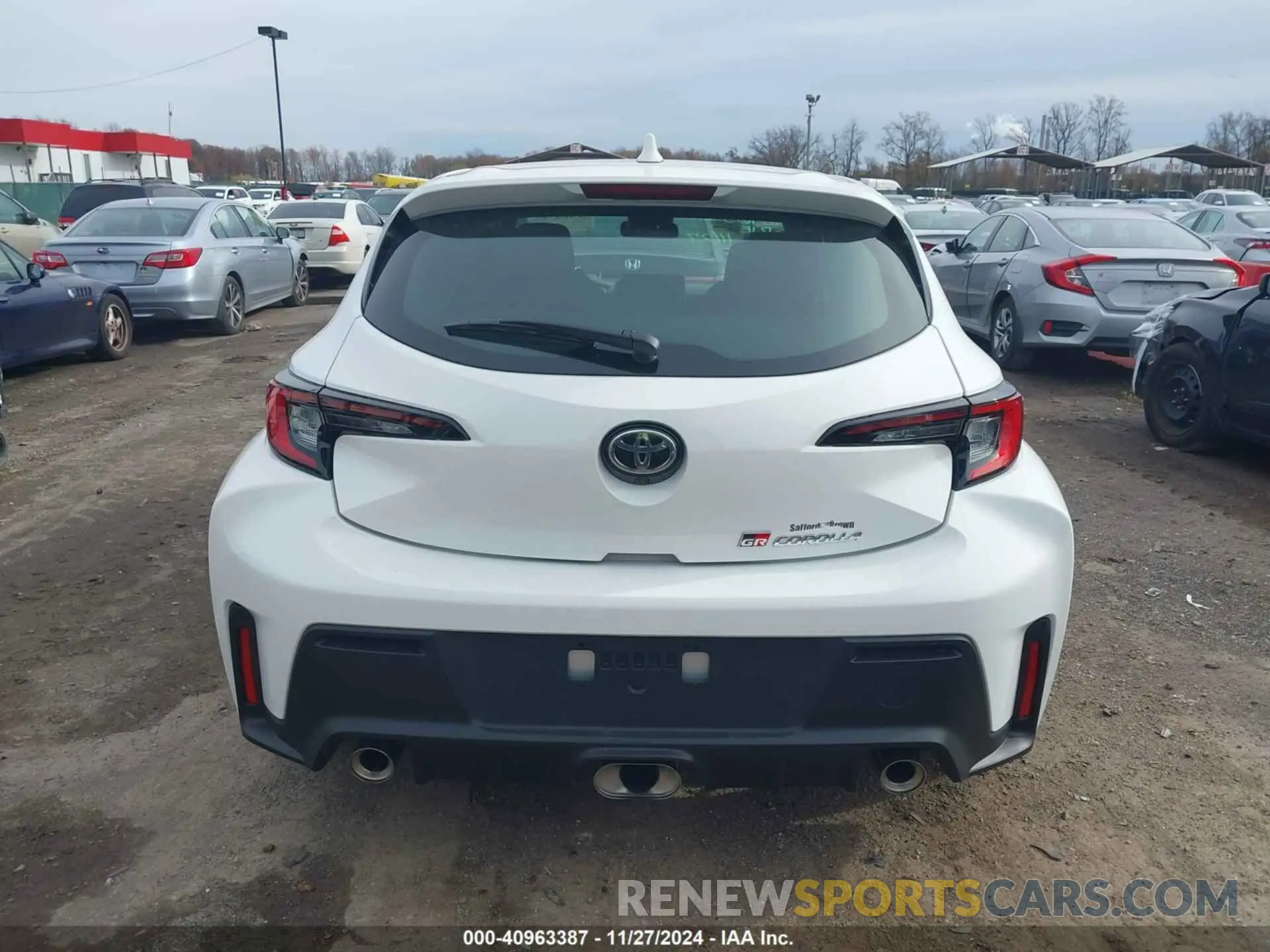 17 fotografías del automóvil dañado JTNABAAE0RA014126 TOYOTA GR COROLLA 2024