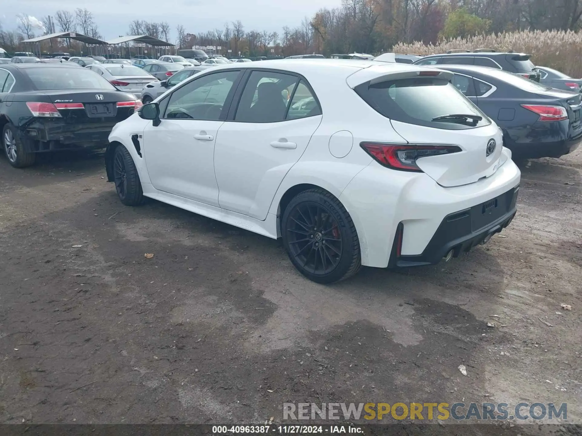 3 fotografías del automóvil dañado JTNABAAE0RA014126 TOYOTA GR COROLLA 2024