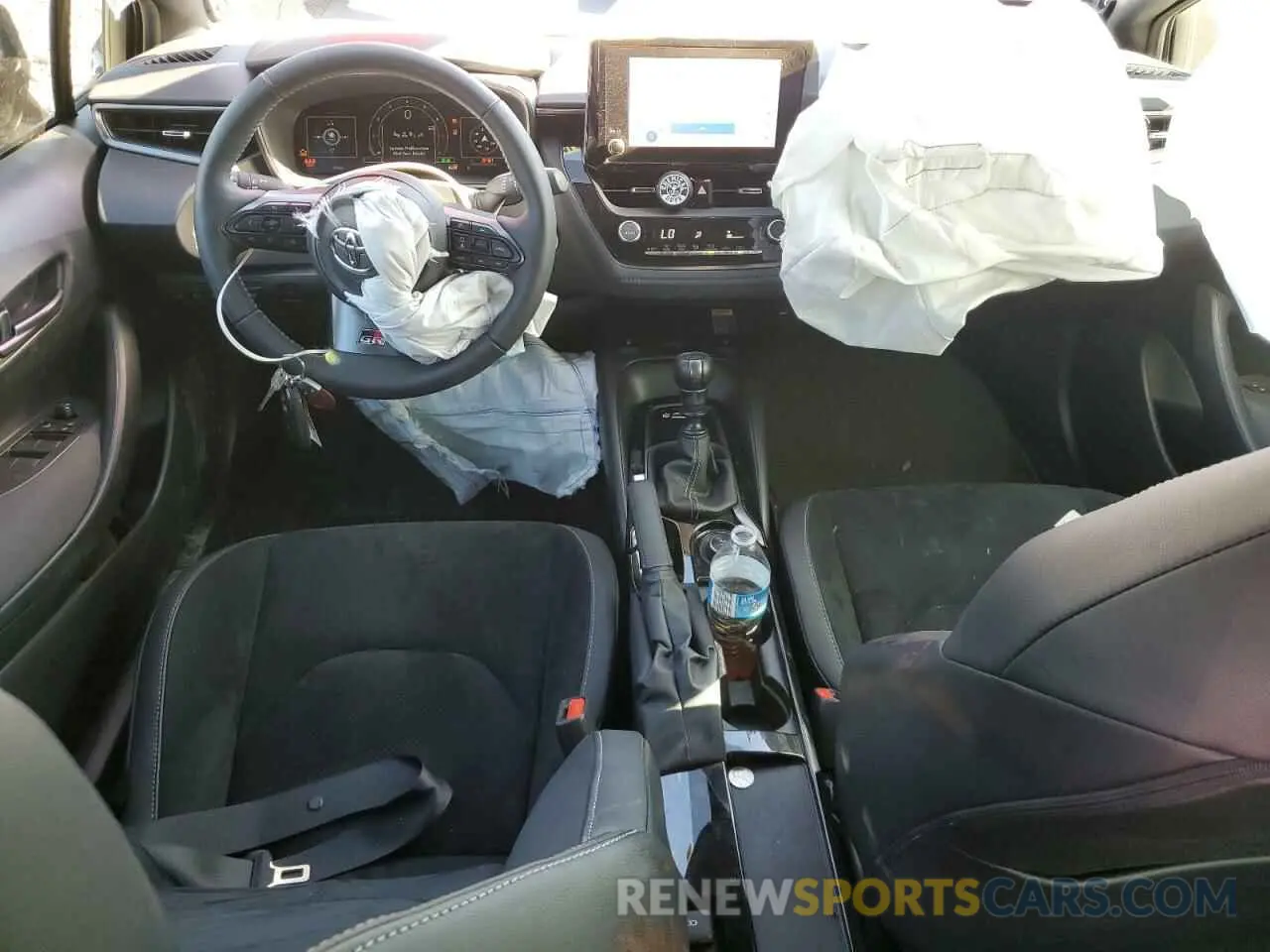 8 fotografías del automóvil dañado JTNABAAE1RA010831 TOYOTA GR COROLLA 2024