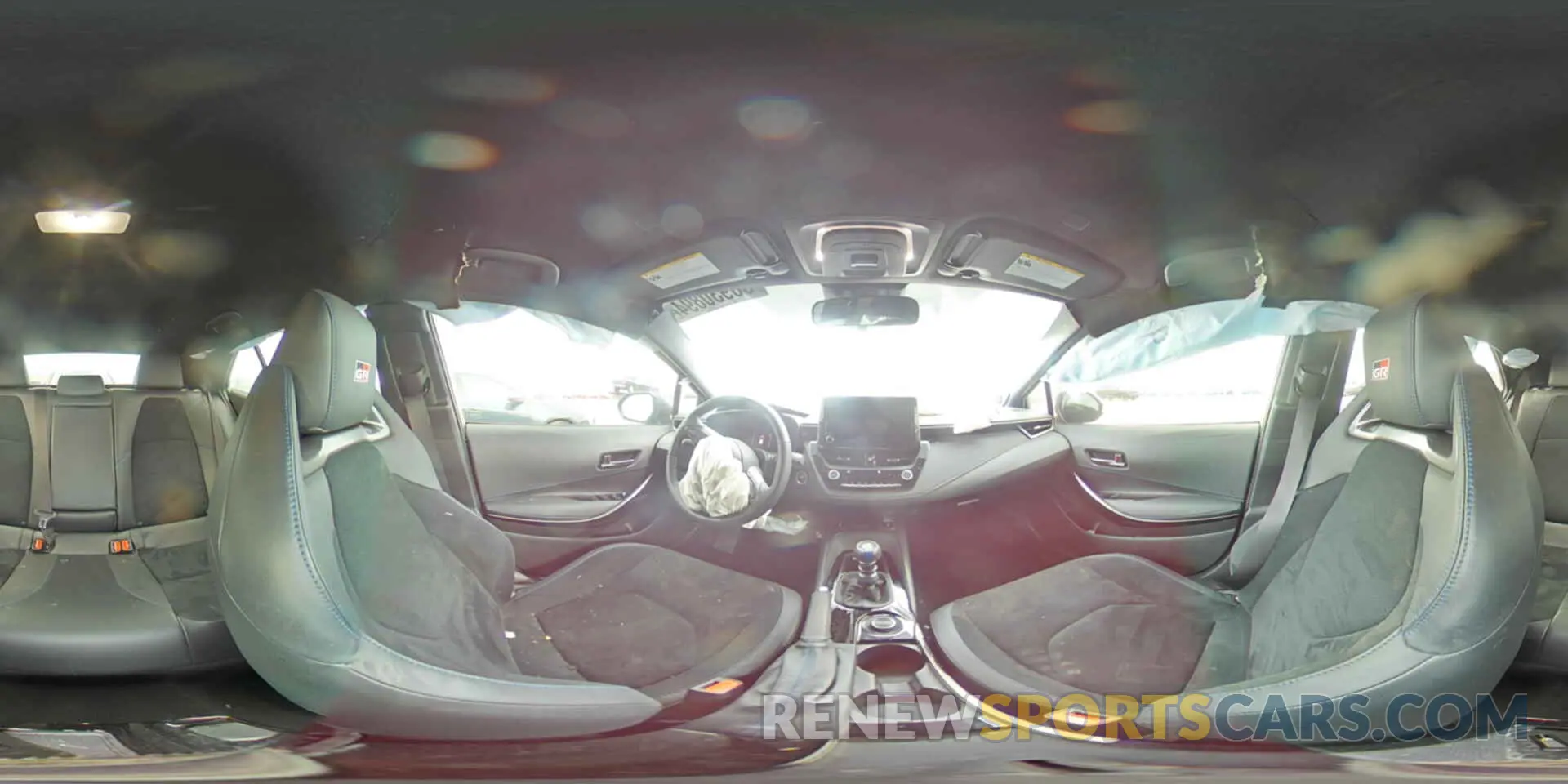 13 fotografías del automóvil dañado JTNABAAE2RA014905 TOYOTA GR COROLLA 2024