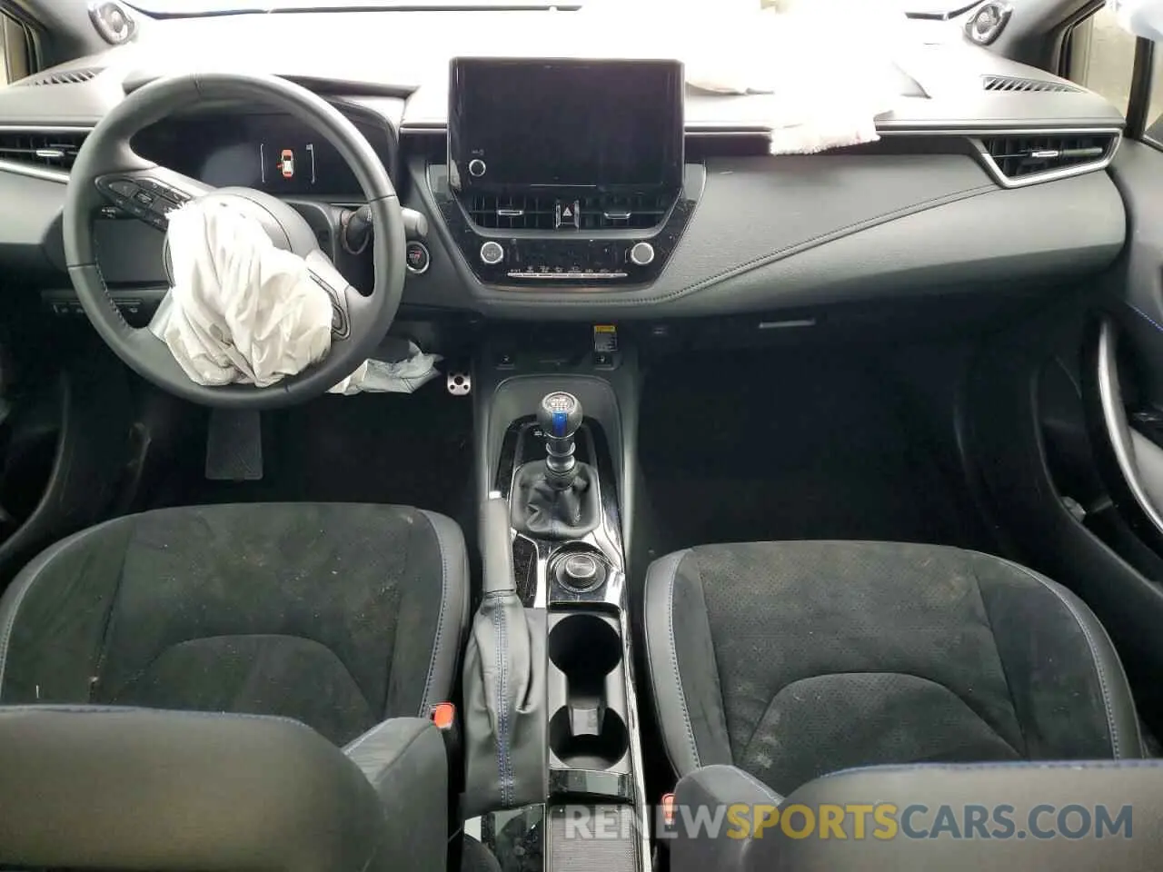 8 fotografías del automóvil dañado JTNABAAE2RA014905 TOYOTA GR COROLLA 2024
