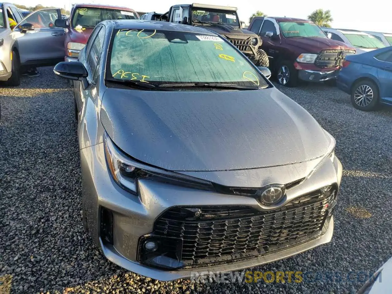 5 fotografías del automóvil dañado JTNABAAE3RA013052 TOYOTA GR COROLLA 2024