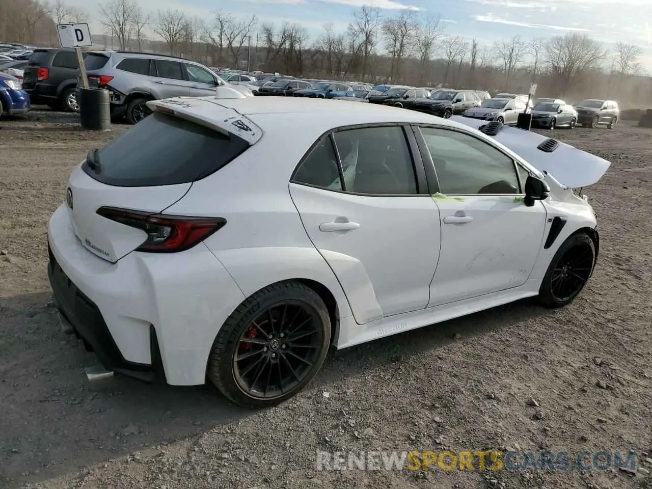 3 fotografías del automóvil dañado JTNABAAE4RA008183 TOYOTA GR COROLLA 2024