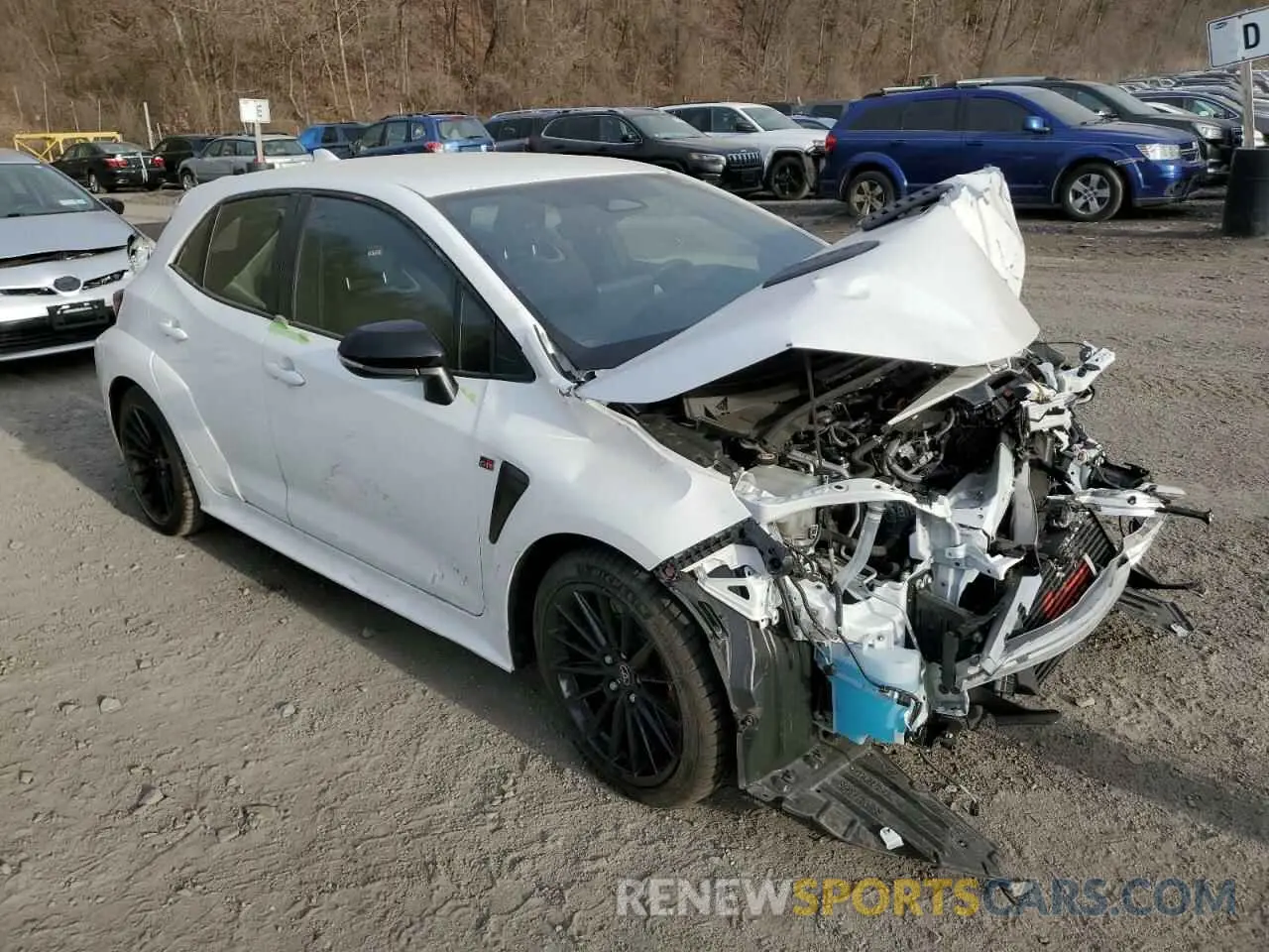 4 fotografías del automóvil dañado JTNABAAE4RA008183 TOYOTA GR COROLLA 2024
