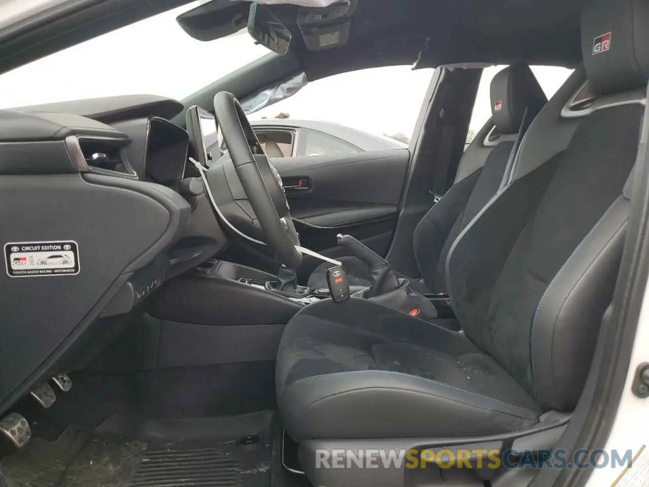 7 fotografías del automóvil dañado JTNABAAE4RA014159 TOYOTA GR COROLLA 2024
