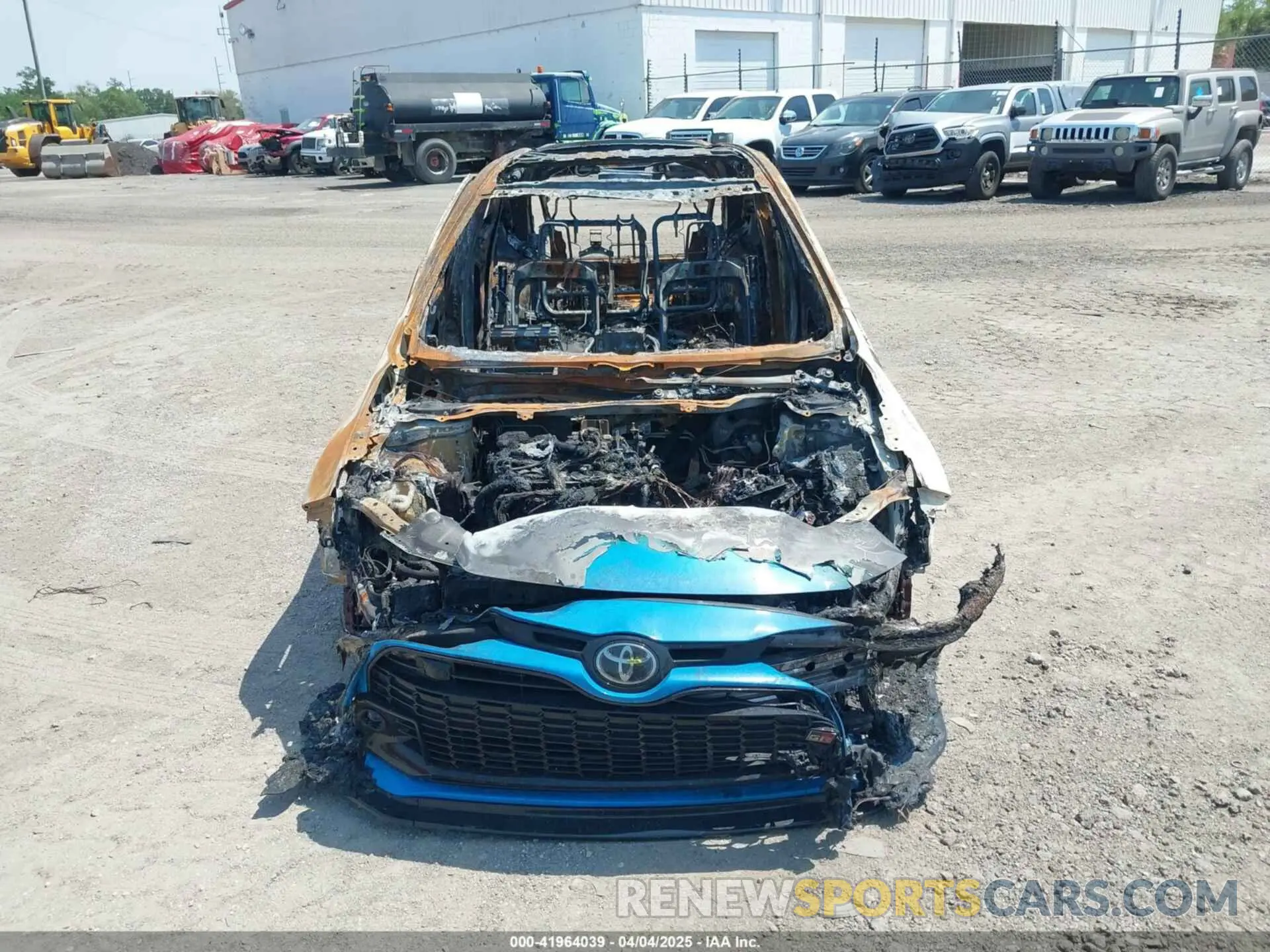 11 fotografías del automóvil dañado JTNABAAE4RA014257 TOYOTA GR COROLLA 2024