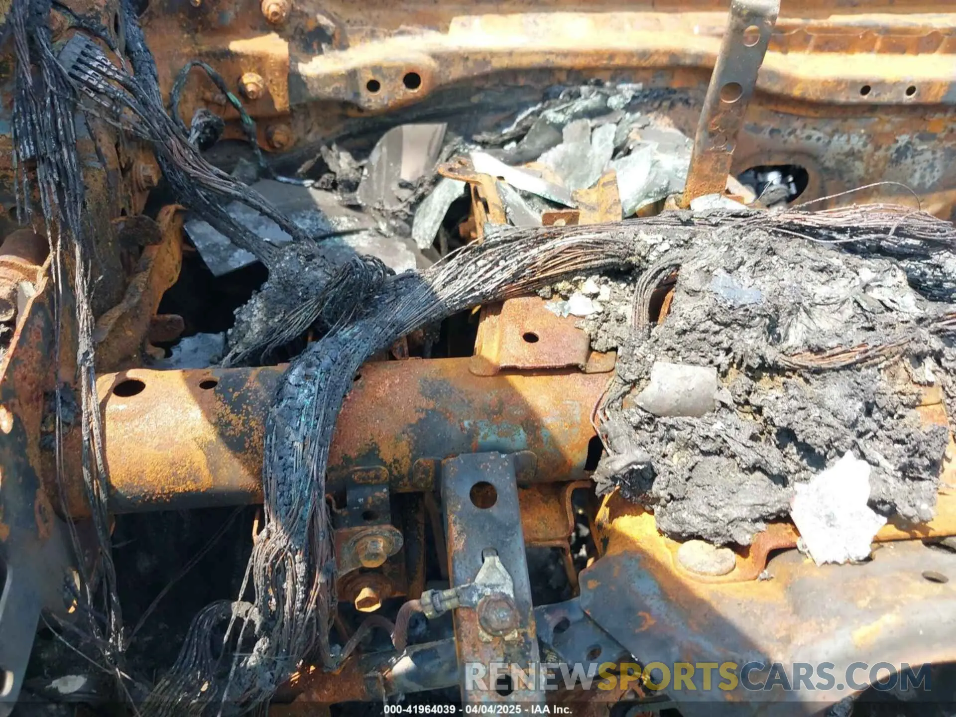 14 fotografías del automóvil dañado JTNABAAE4RA014257 TOYOTA GR COROLLA 2024