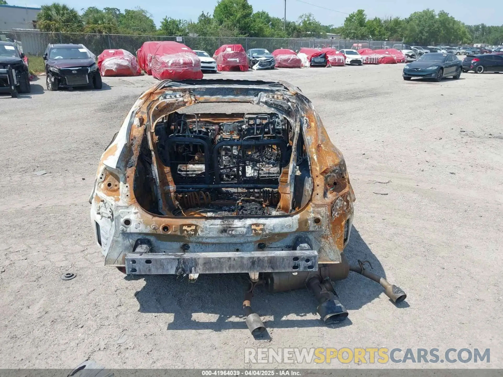 15 fotografías del automóvil dañado JTNABAAE4RA014257 TOYOTA GR COROLLA 2024