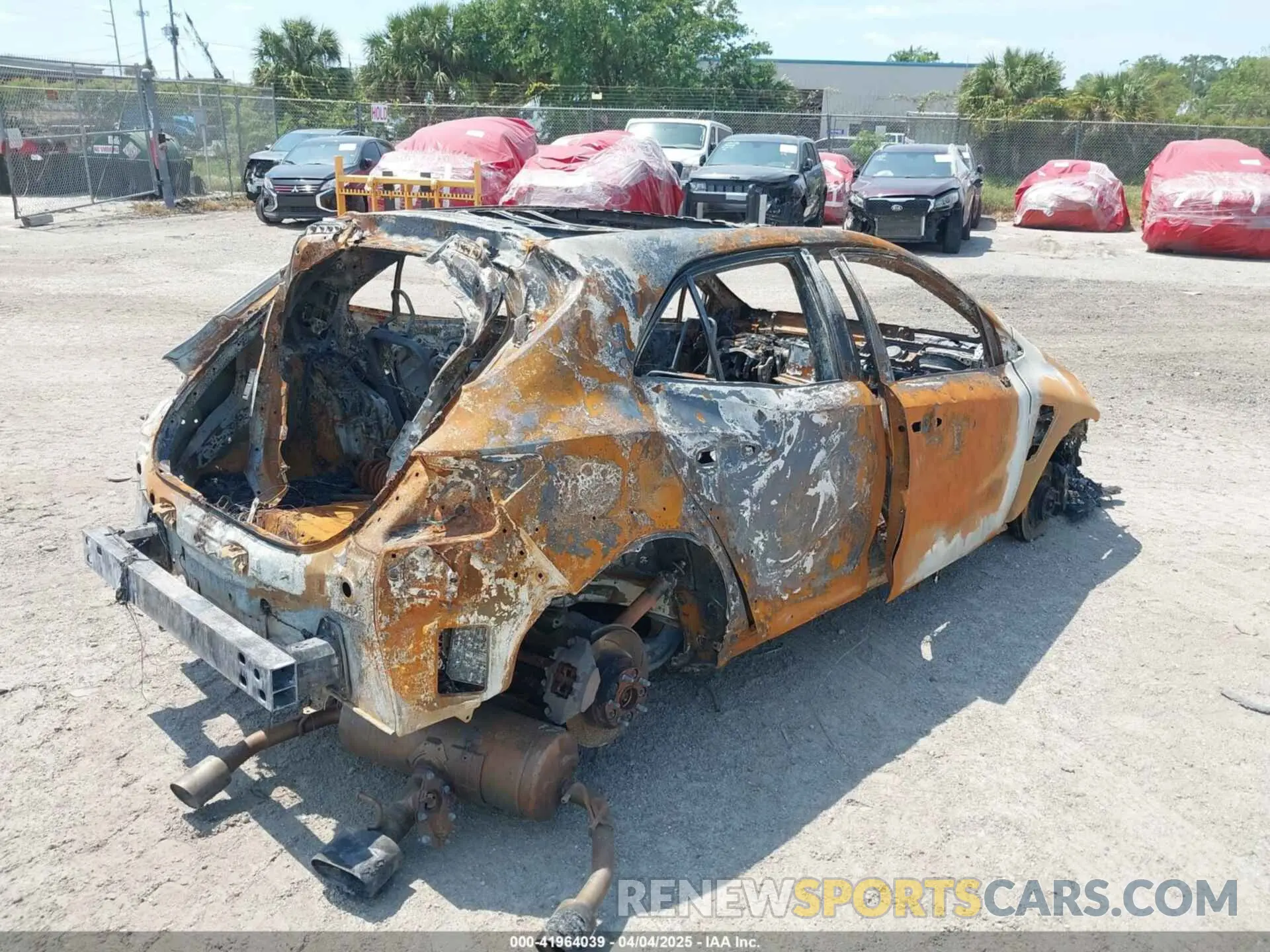 4 fotografías del automóvil dañado JTNABAAE4RA014257 TOYOTA GR COROLLA 2024