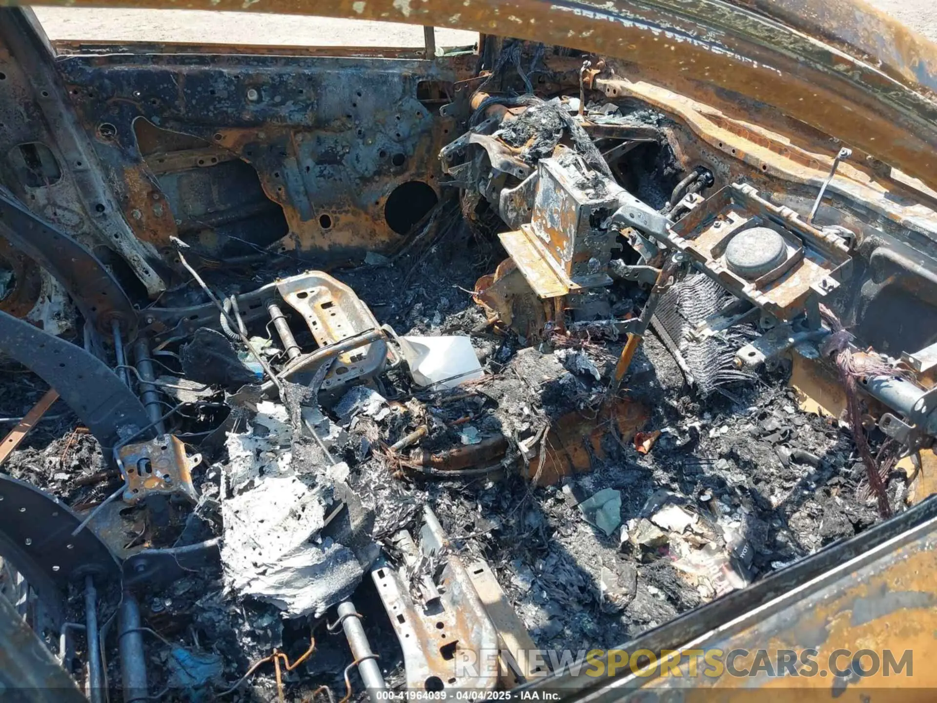 5 fotografías del automóvil dañado JTNABAAE4RA014257 TOYOTA GR COROLLA 2024