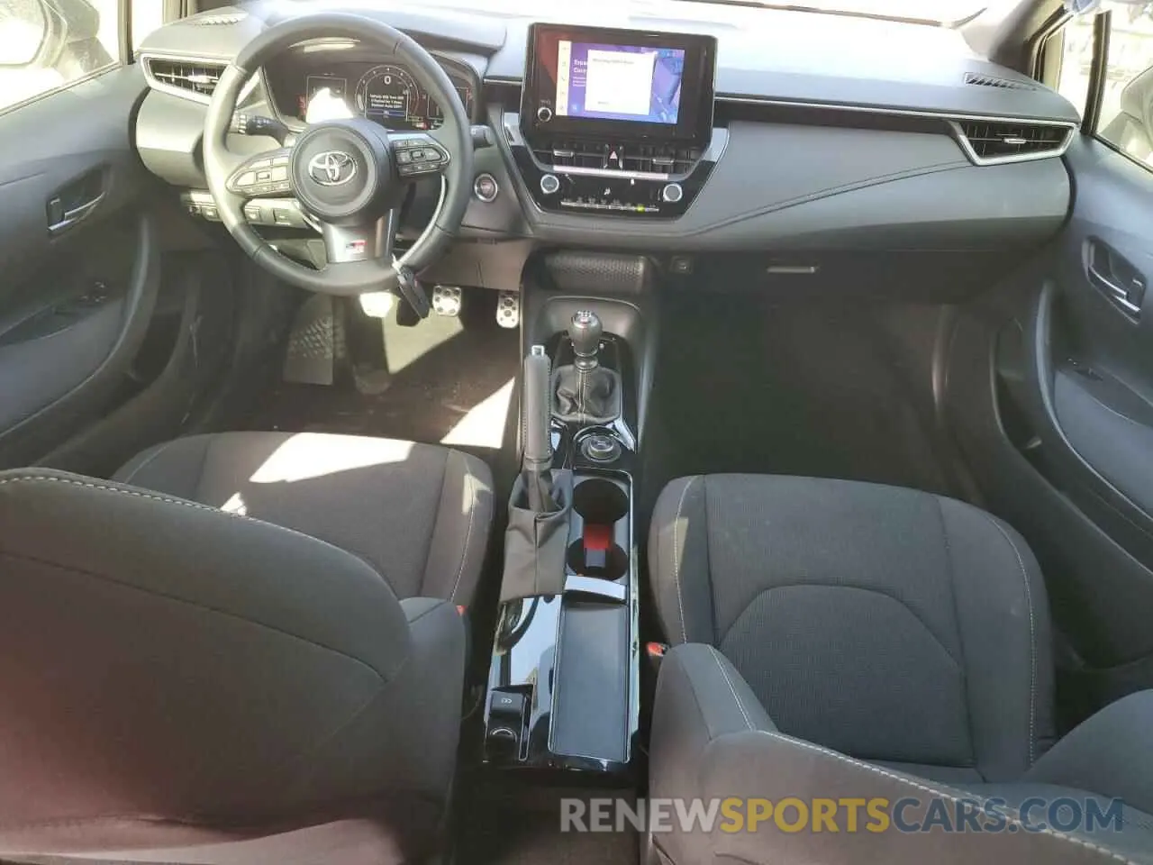 8 fotografías del automóvil dañado JTNABAAE6RA015801 TOYOTA GR COROLLA 2024