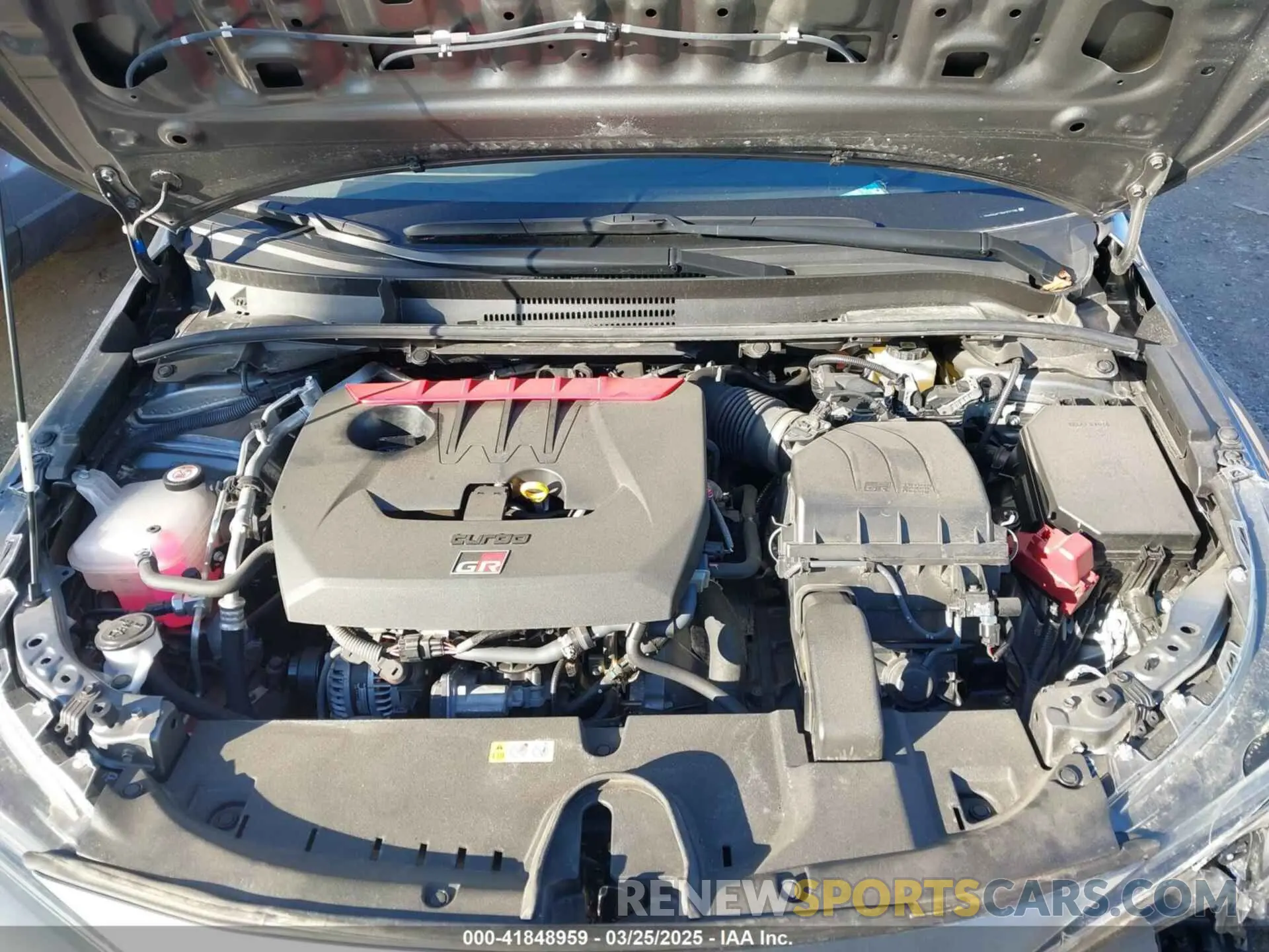 10 fotografías del automóvil dañado JTNABAAE7RA007738 TOYOTA GR COROLLA 2024