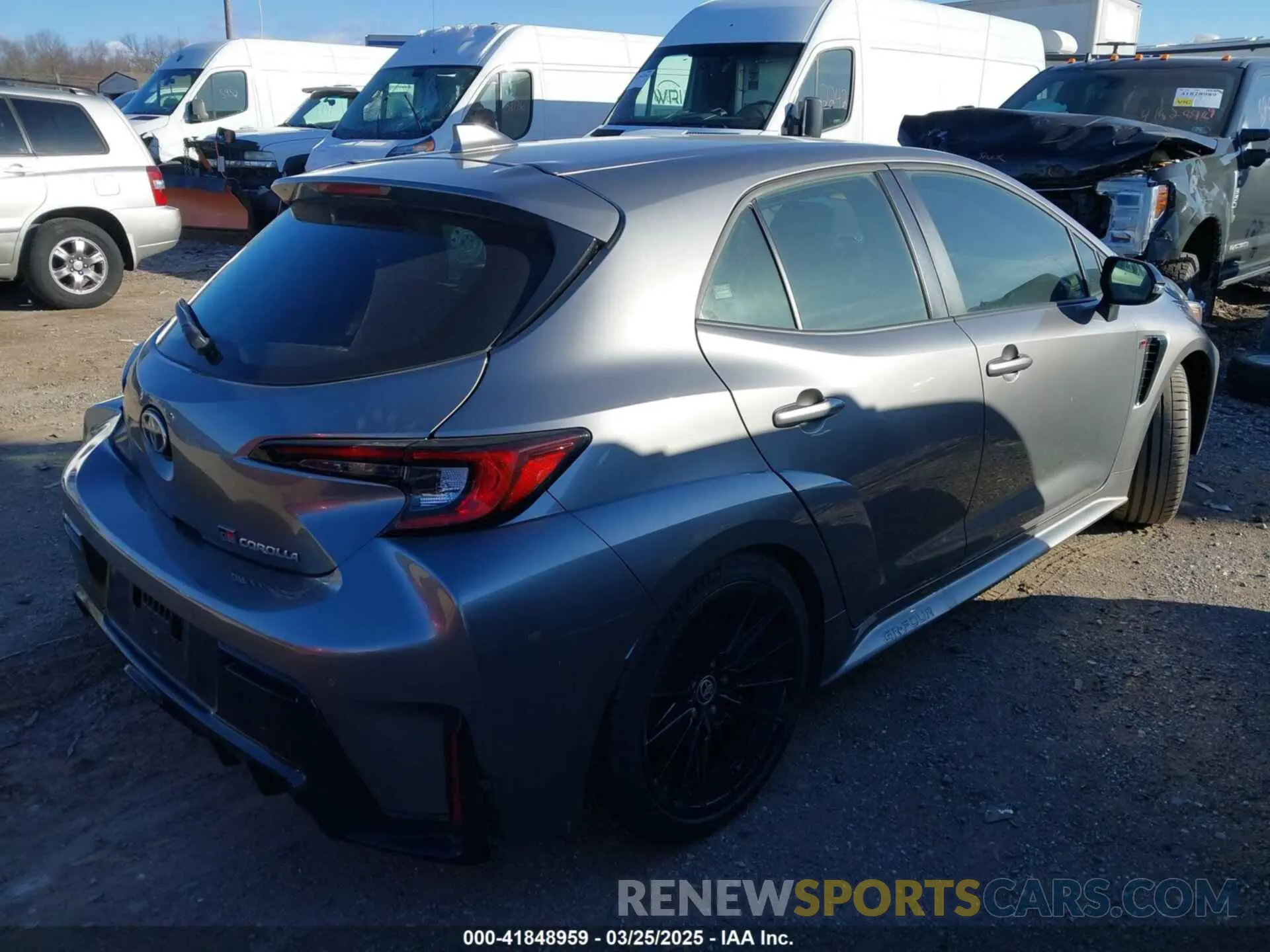 4 fotografías del automóvil dañado JTNABAAE7RA007738 TOYOTA GR COROLLA 2024