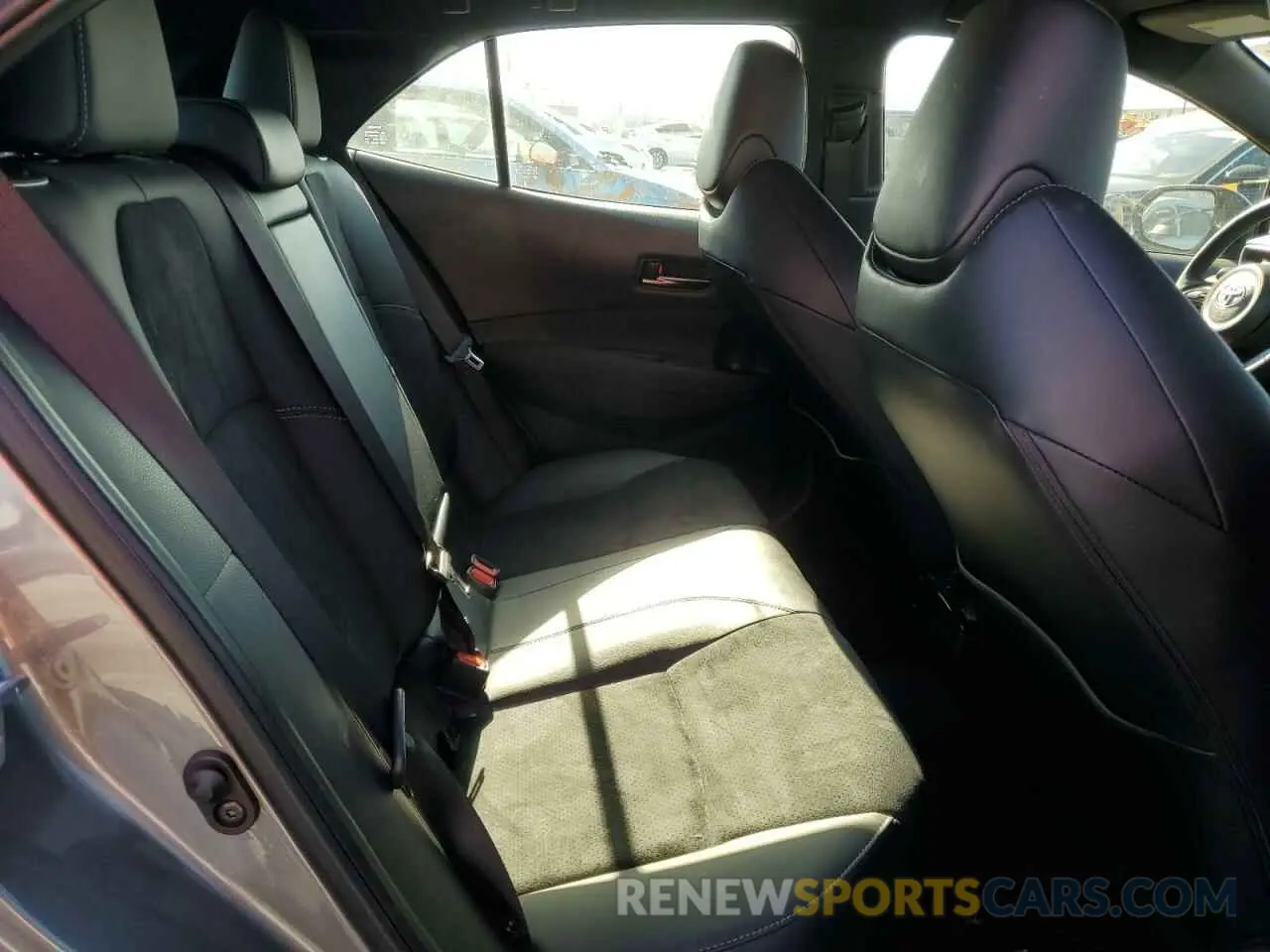 10 fotografías del automóvil dañado JTNABAAE7RA010140 TOYOTA GR COROLLA 2024