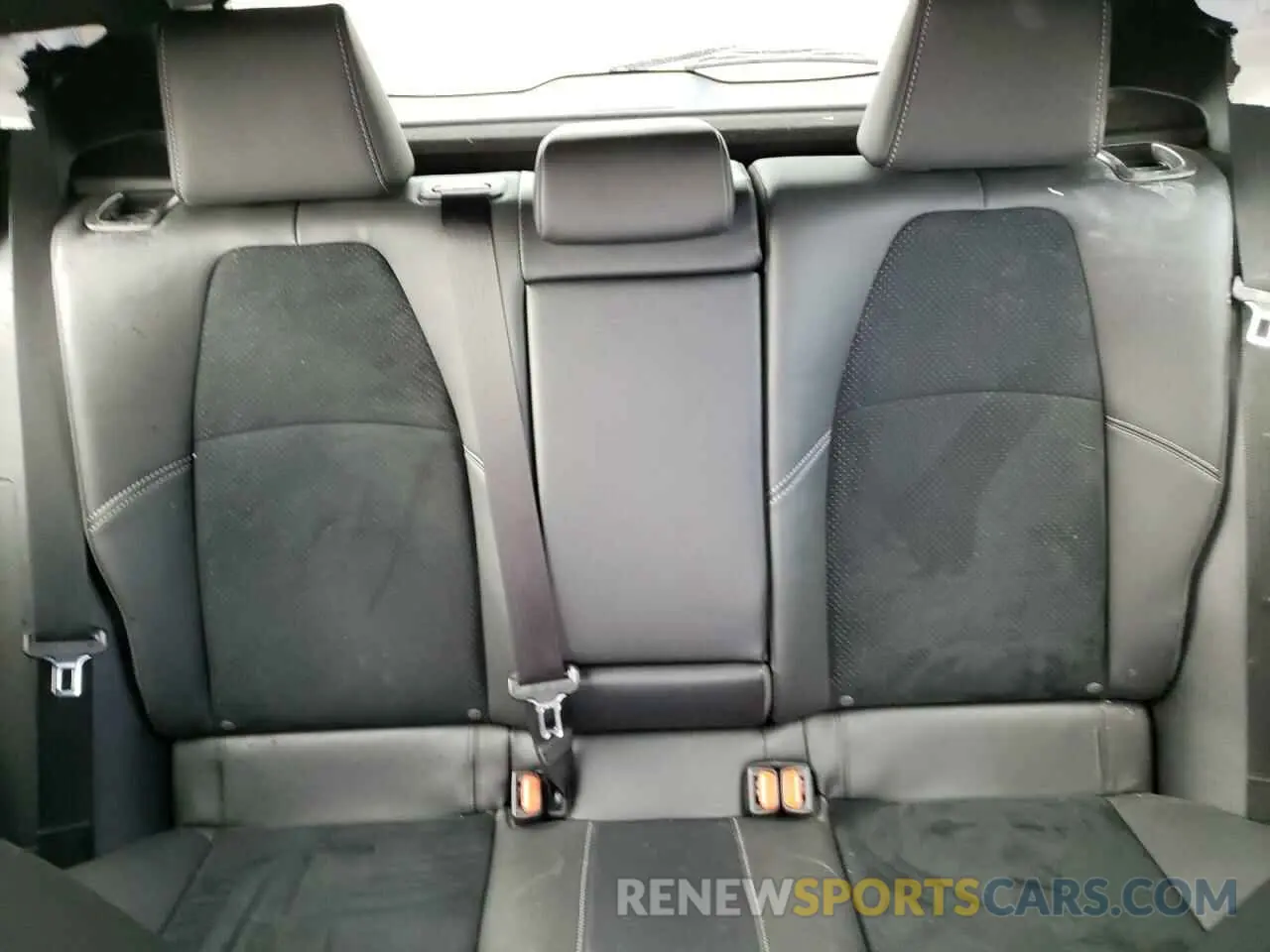 10 fotografías del automóvil dañado JTNABAAE7RA012647 TOYOTA GR COROLLA 2024
