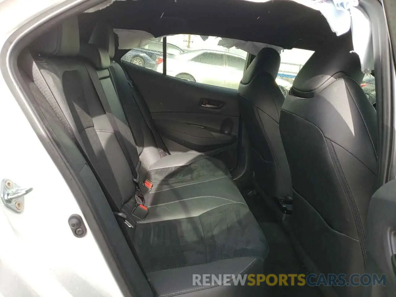 11 fotografías del automóvil dañado JTNABAAE7RA012647 TOYOTA GR COROLLA 2024