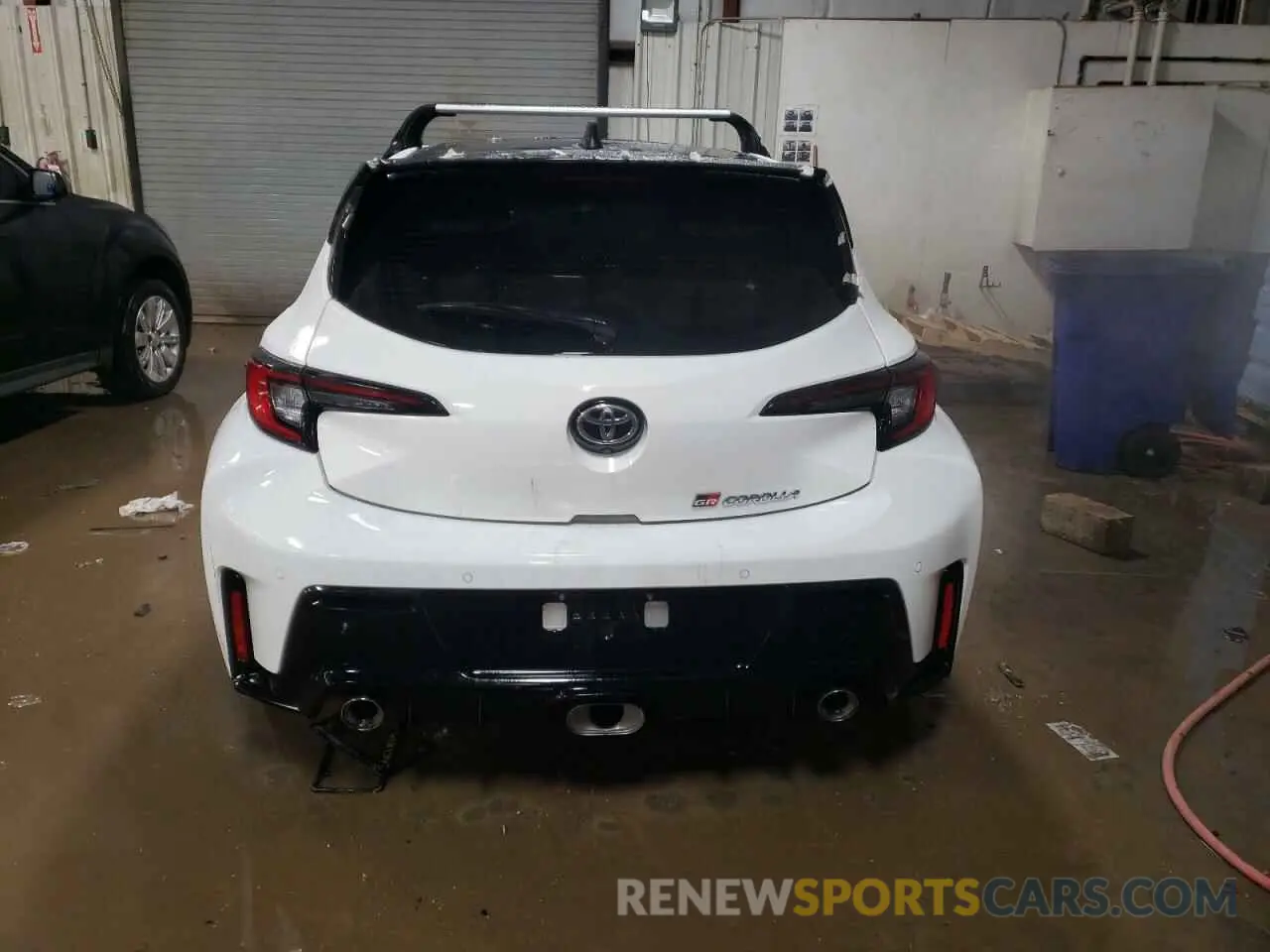 6 fotografías del automóvil dañado JTNABAAE7RA013023 TOYOTA GR COROLLA 2024