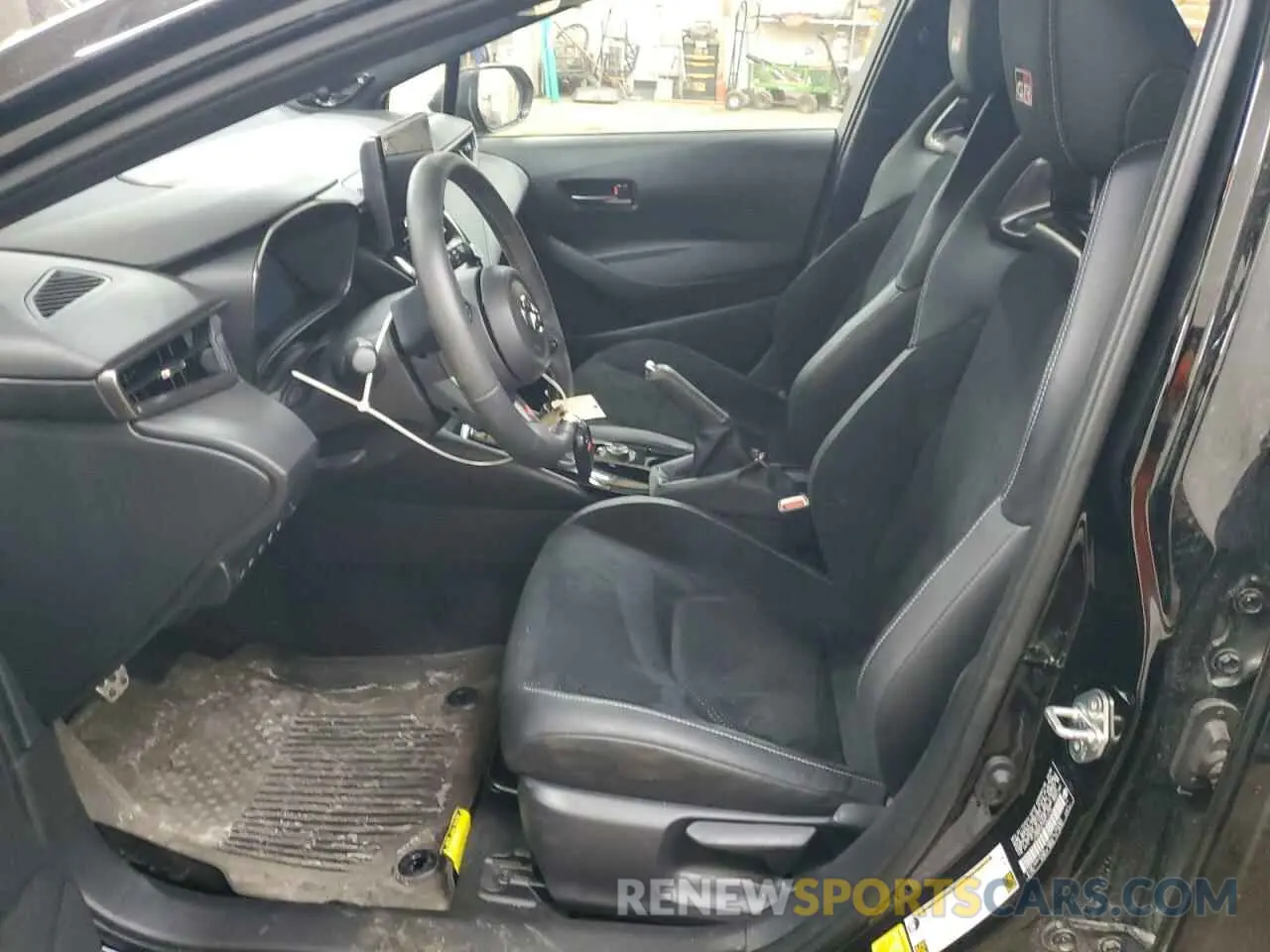 7 fotografías del automóvil dañado JTNABAAE7RA013152 TOYOTA GR COROLLA 2024