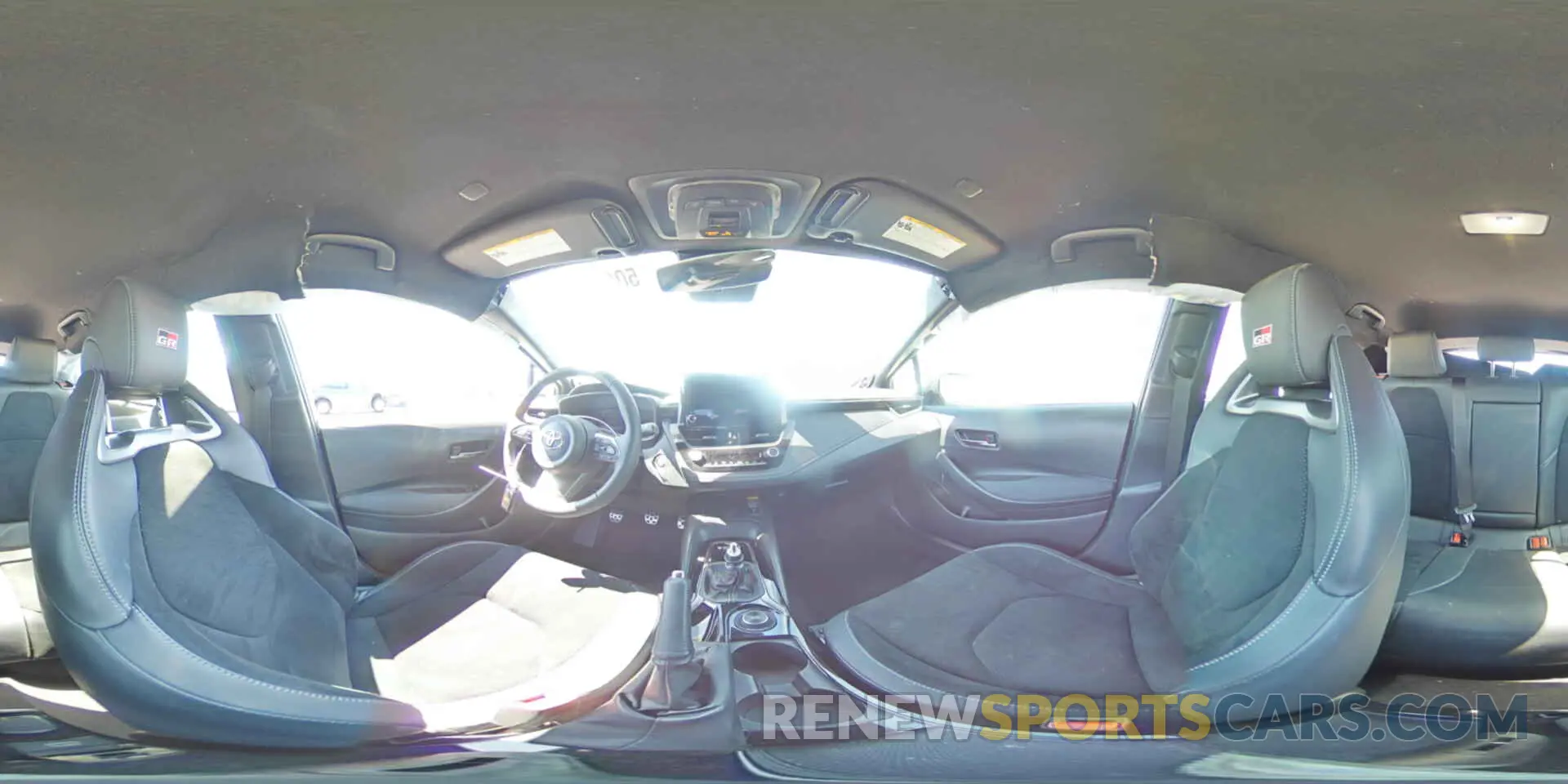 12 fotografías del automóvil dañado JTNABAAE7RA013636 TOYOTA GR COROLLA 2024