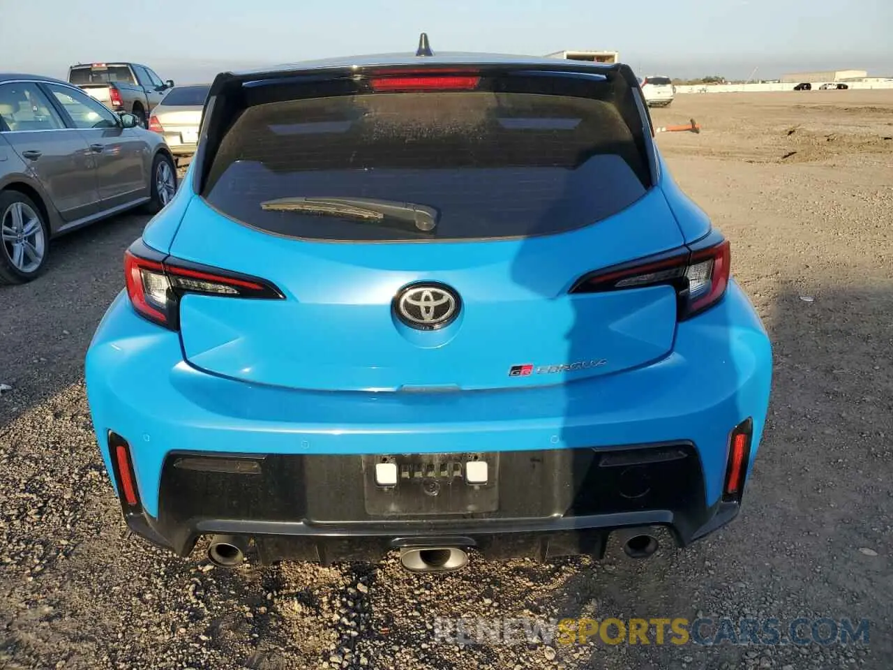 6 fotografías del automóvil dañado JTNABAAEXRA013520 TOYOTA GR COROLLA 2024