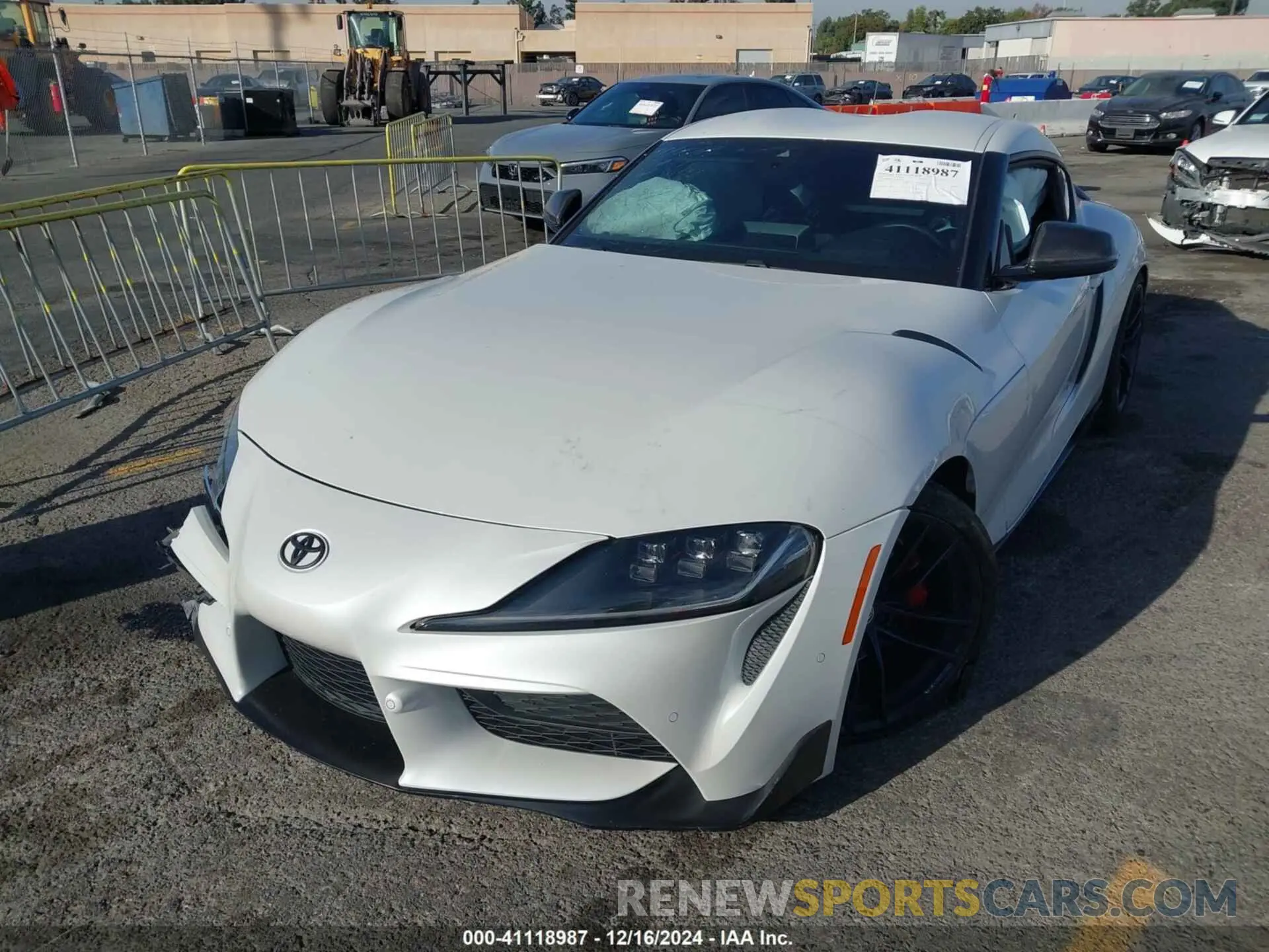 2 fotografías del automóvil dañado WZ1DB4C05LW027440 TOYOTA GR SUPRA 2020