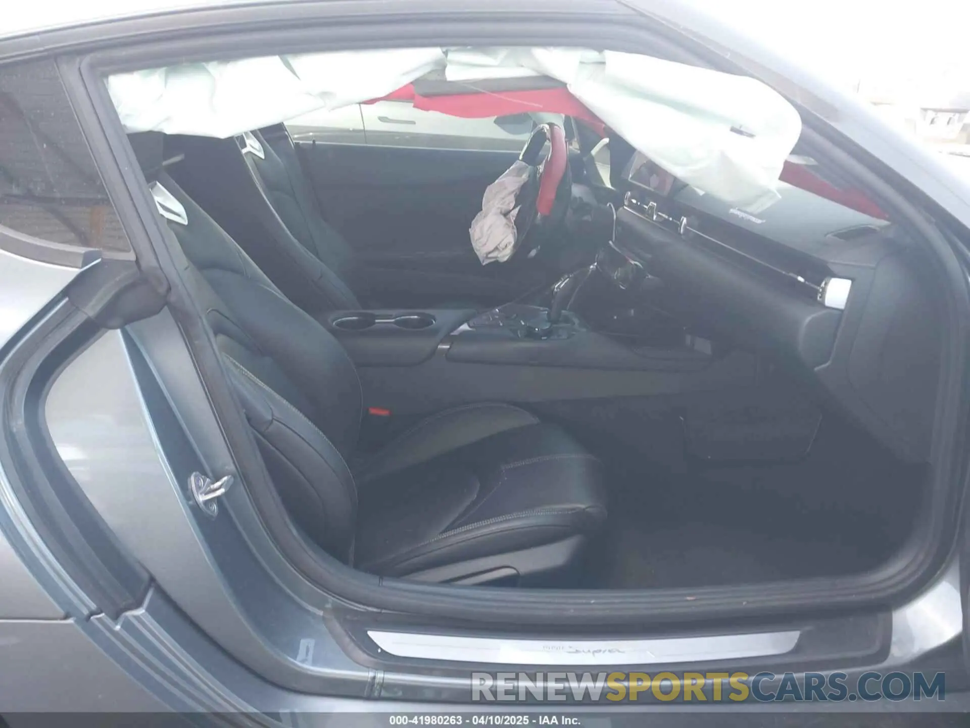 5 fotografías del automóvil dañado WZ1DB0C01NW048846 TOYOTA GR SUPRA 2022