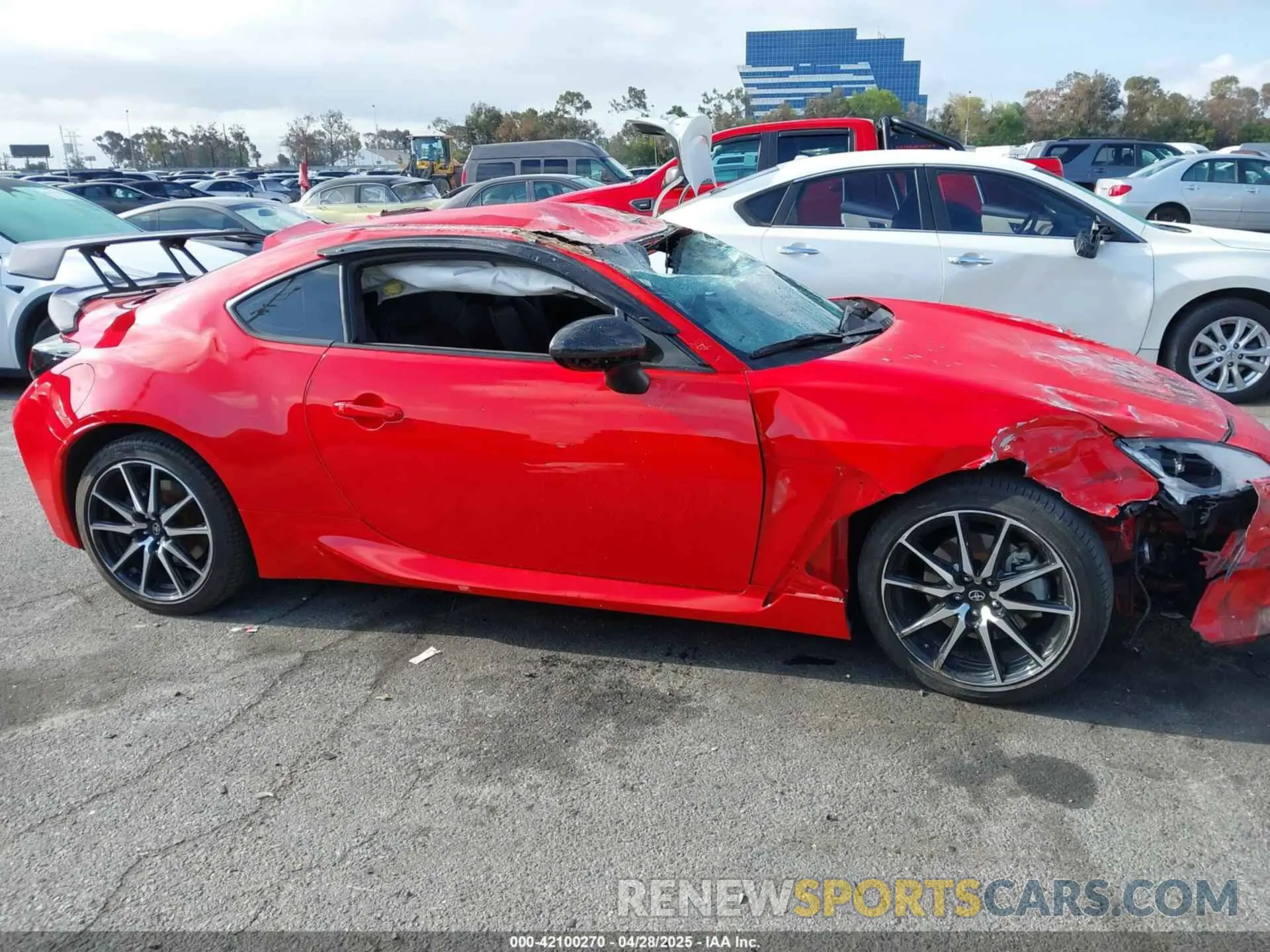 12 fotografías del automóvil dañado JF1ZNBB10N9756169 TOYOTA GR86 2022