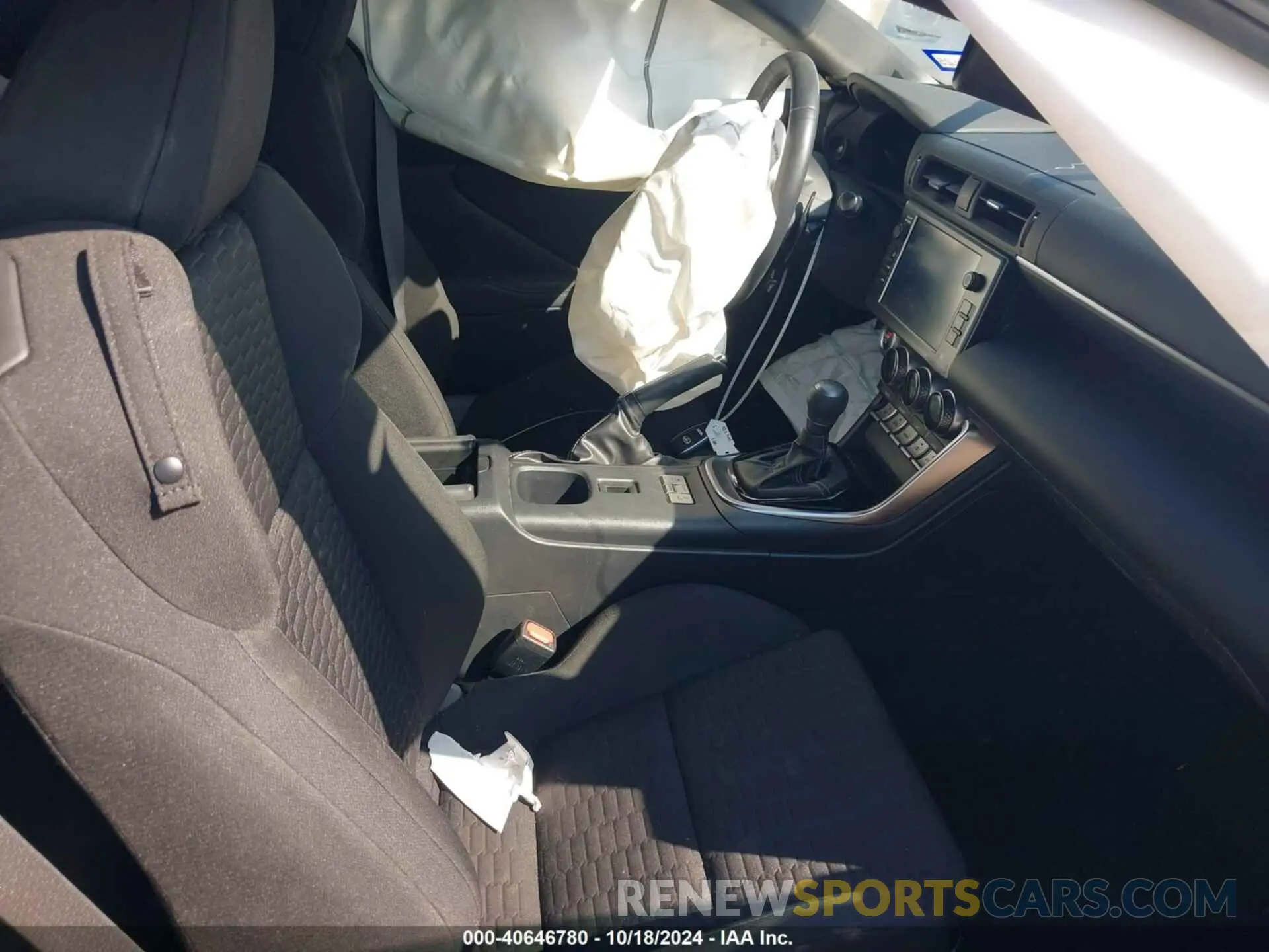 5 fotografías del automóvil dañado JF1ZNBC10N8756919 TOYOTA GR86 2022
