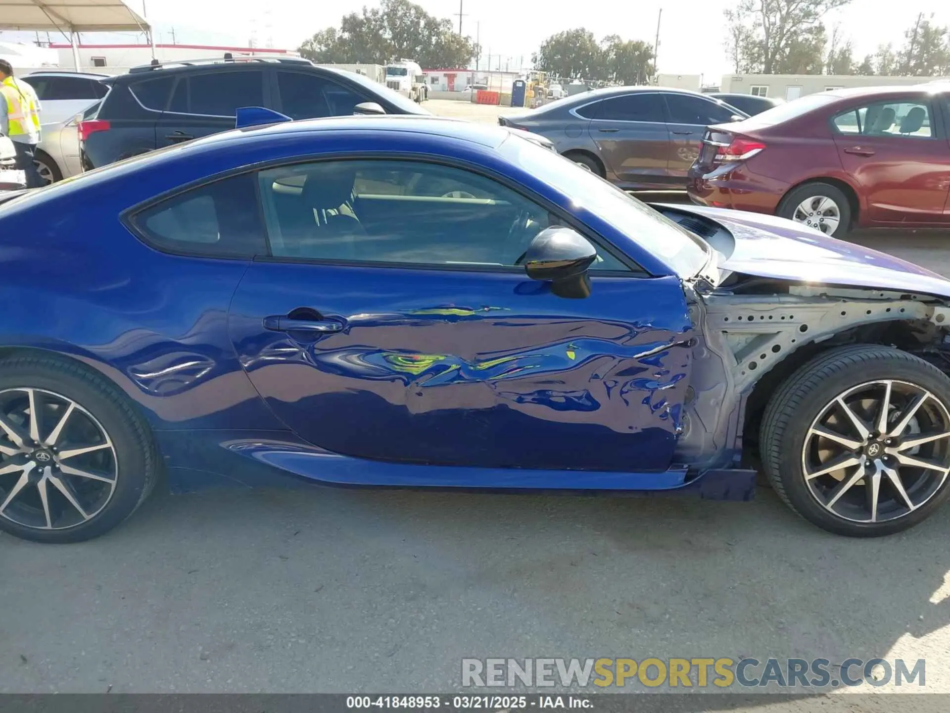 14 fotografías del automóvil dañado JF1ZNBC11N8751342 TOYOTA GR86 2022