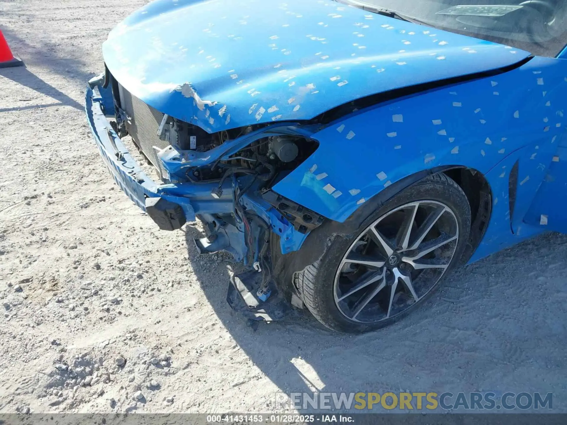 17 fotografías del automóvil dañado JF1ZNBC11N8756315 TOYOTA GR86 2022
