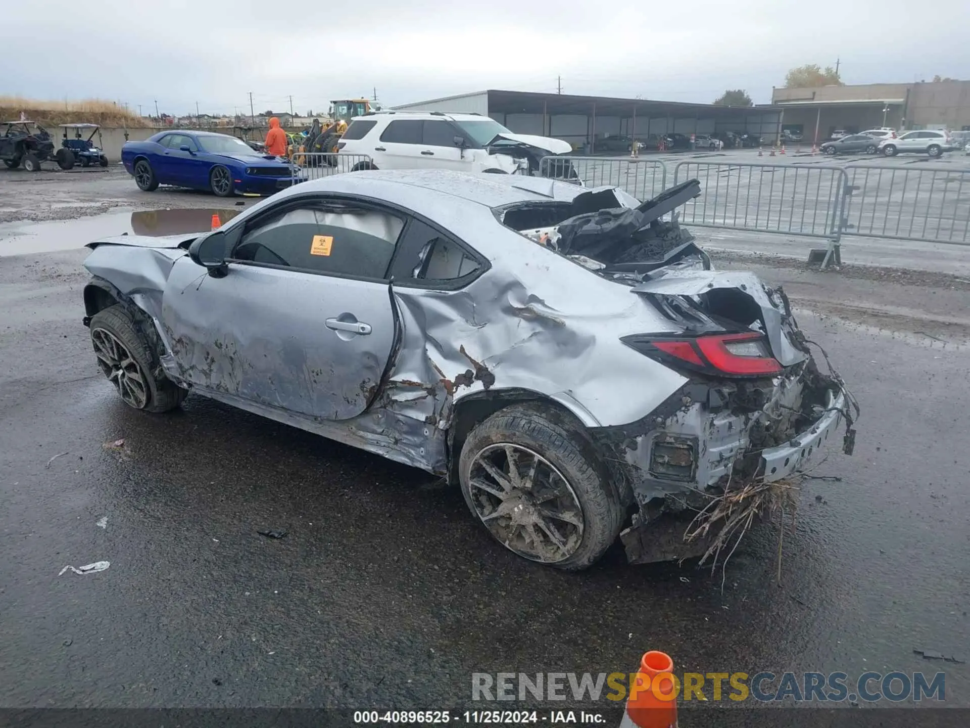 3 fotografías del automóvil dañado JF1ZNBC12N8752113 TOYOTA GR86 2022