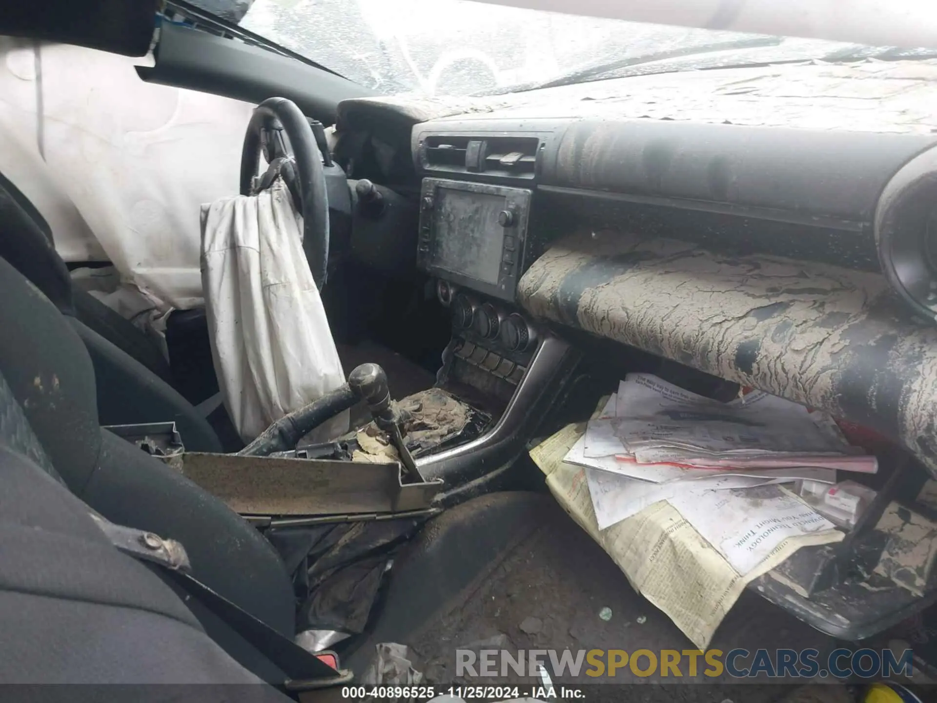 5 fotografías del automóvil dañado JF1ZNBC12N8752113 TOYOTA GR86 2022