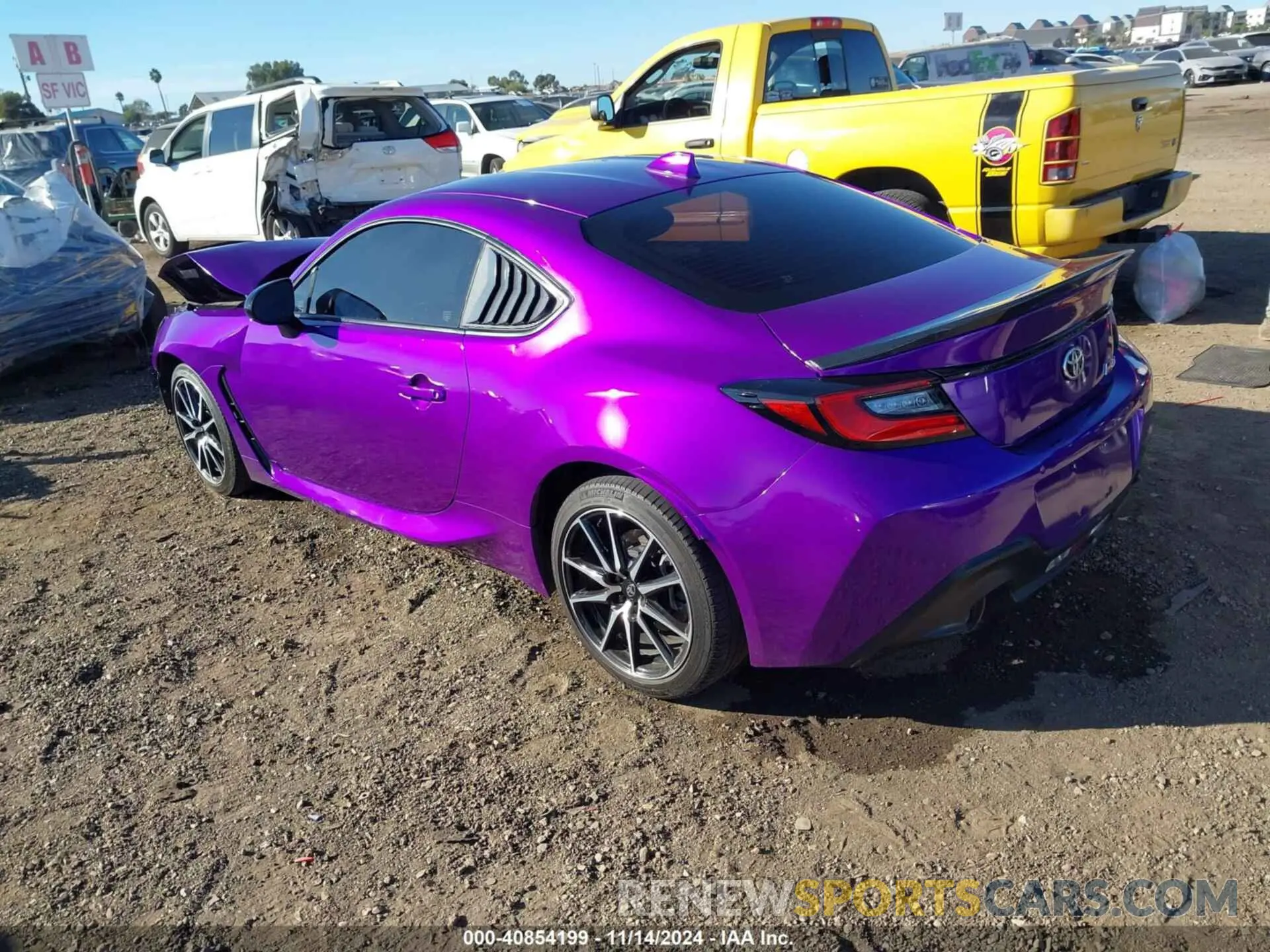 3 fotografías del automóvil dañado JF1ZNBC17N8755928 TOYOTA GR86 2022