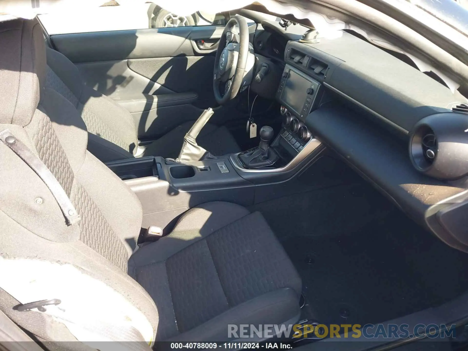 5 fotografías del automóvil dañado JF1ZNBC18N8756327 TOYOTA GR86 2022