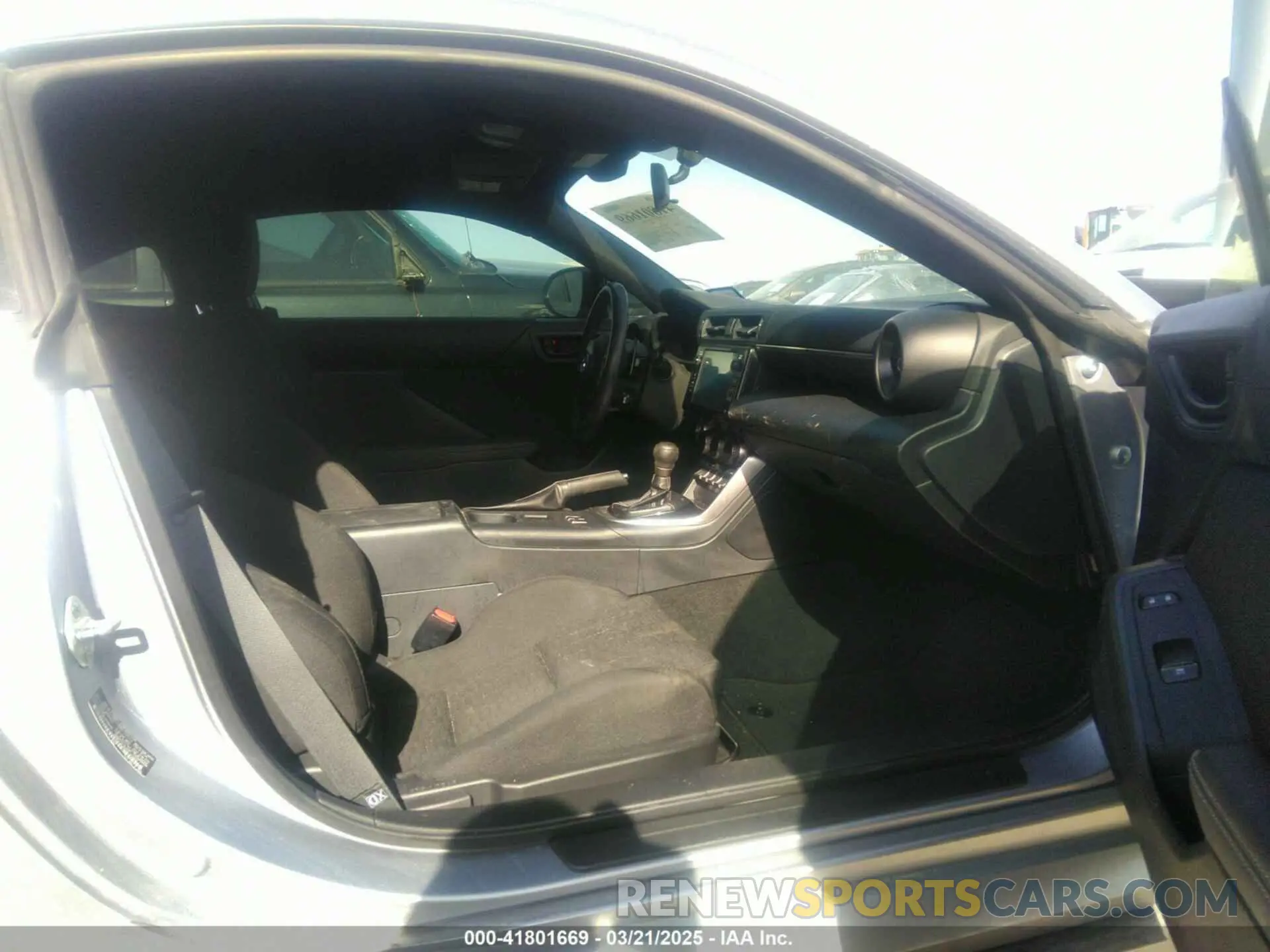 5 fotografías del automóvil dañado JF1ZNBC1XN8757012 TOYOTA GR86 2022