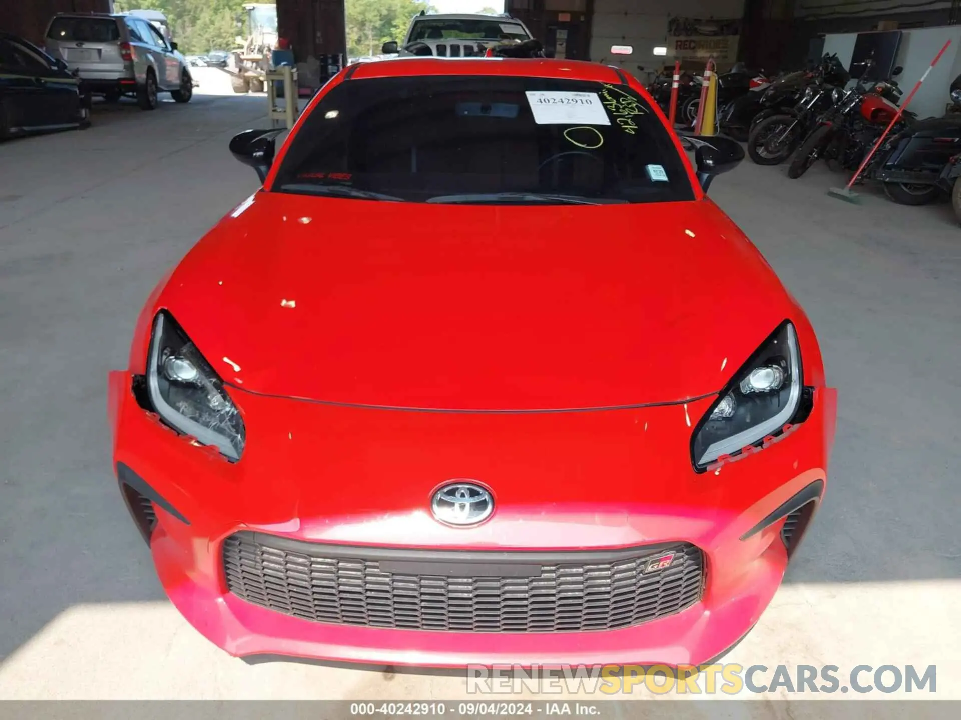 12 fotografías del automóvil dañado JF1ZNBE14N9757174 TOYOTA GR86 2022