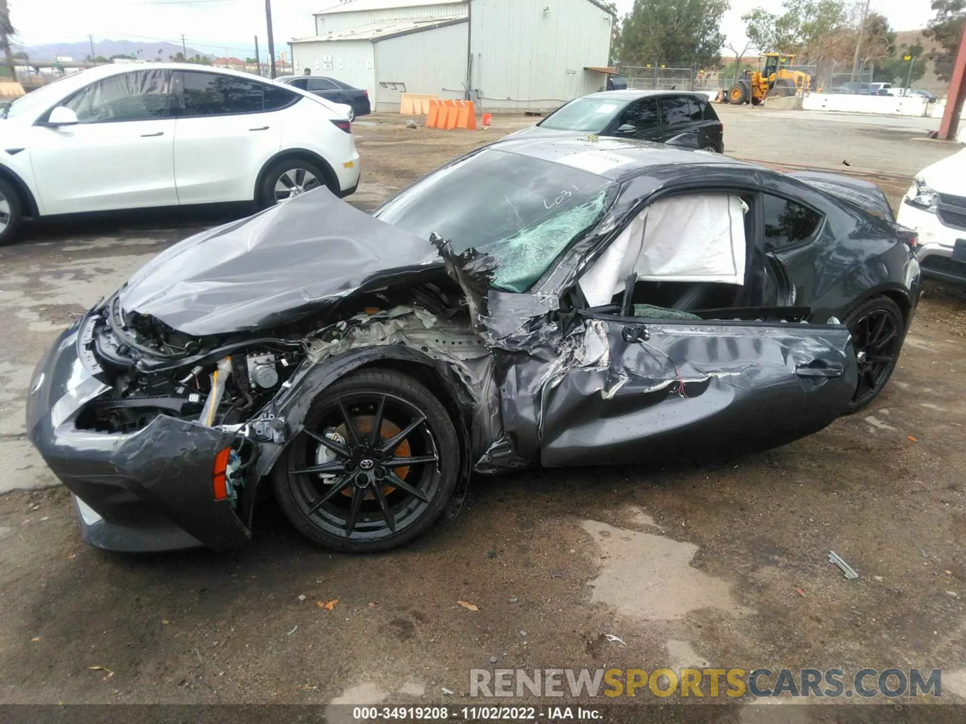 2 fotografías del automóvil dañado JF1ZNBF11N8752924 TOYOTA GR86 2022