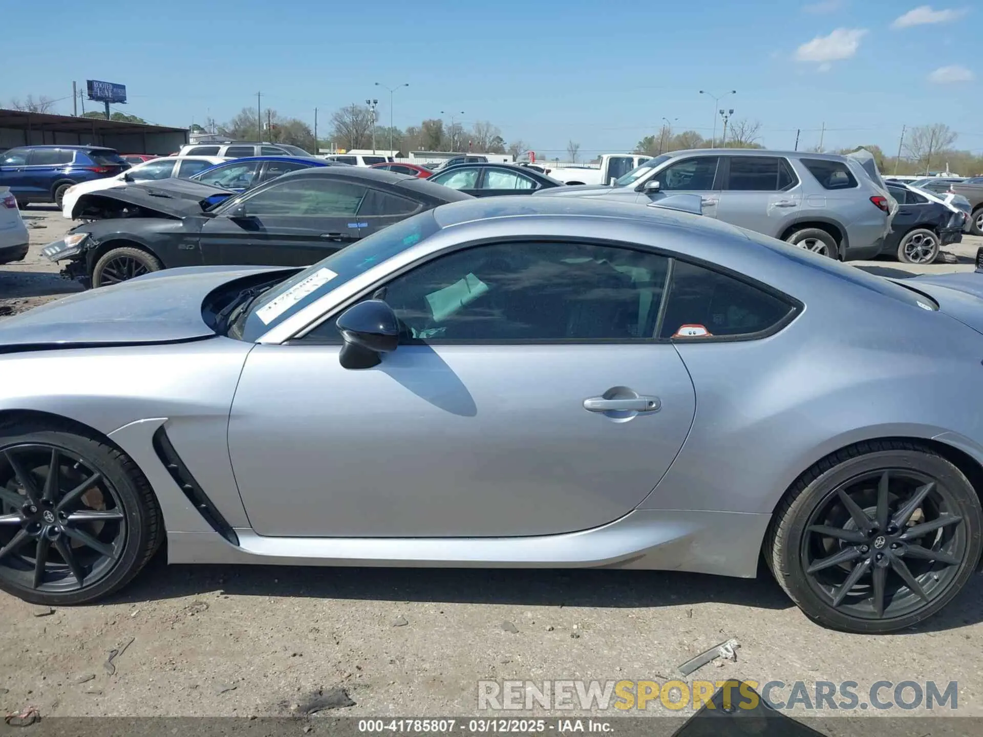 14 fotografías del automóvil dañado JF1ZNBF17N8754578 TOYOTA GR86 2022