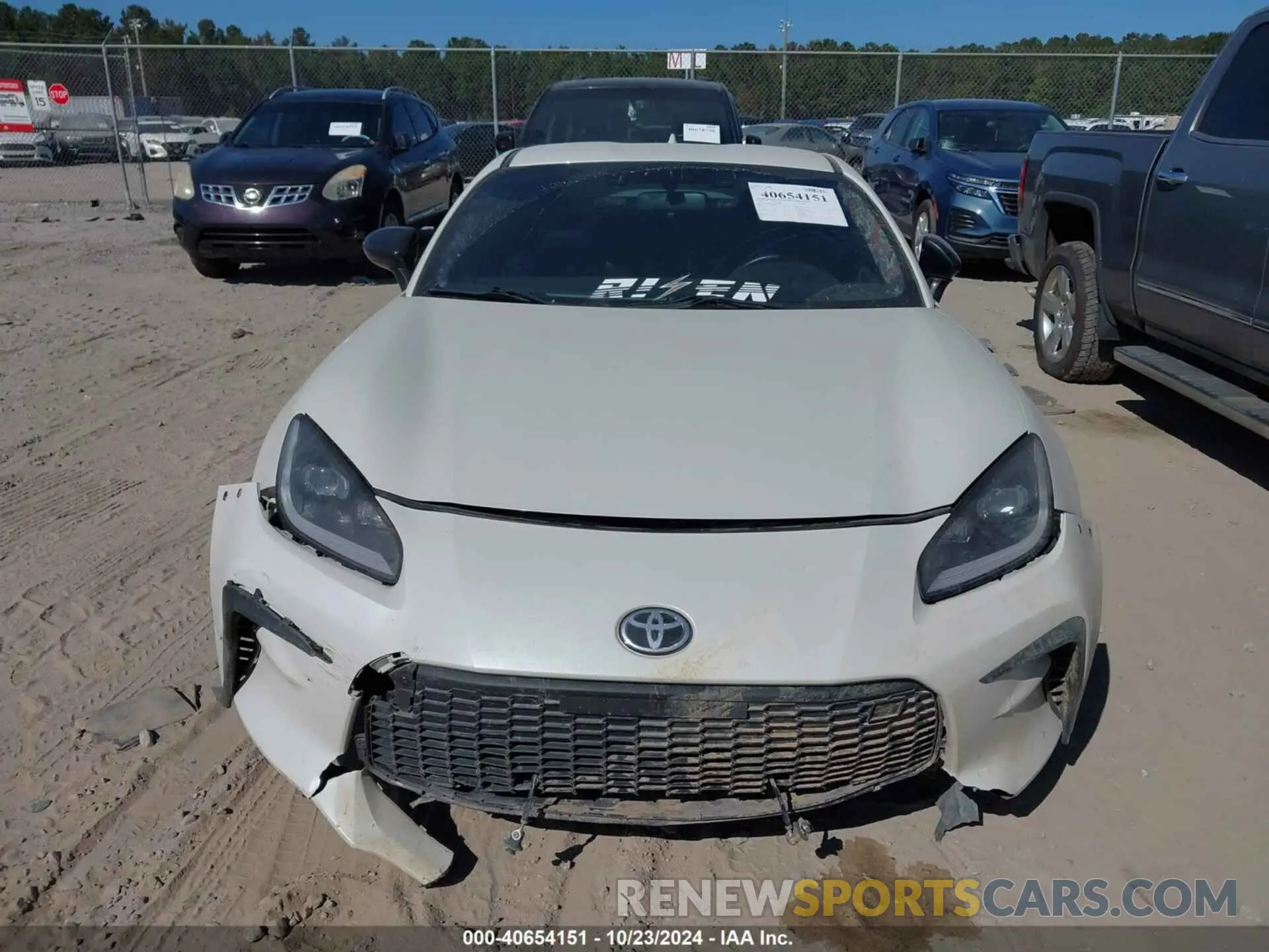 13 fotografías del automóvil dañado JF1ZNBF18N8754623 TOYOTA GR86 2022