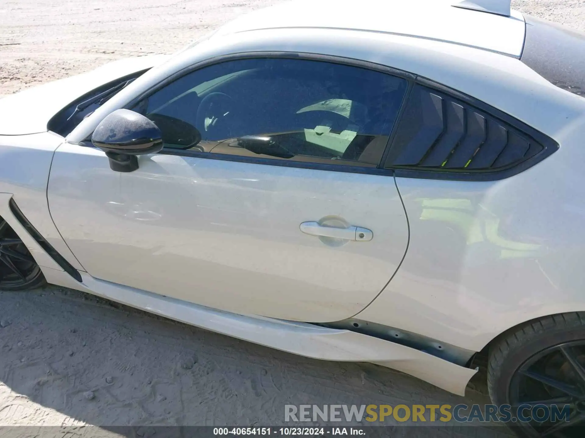 15 fotografías del automóvil dañado JF1ZNBF18N8754623 TOYOTA GR86 2022