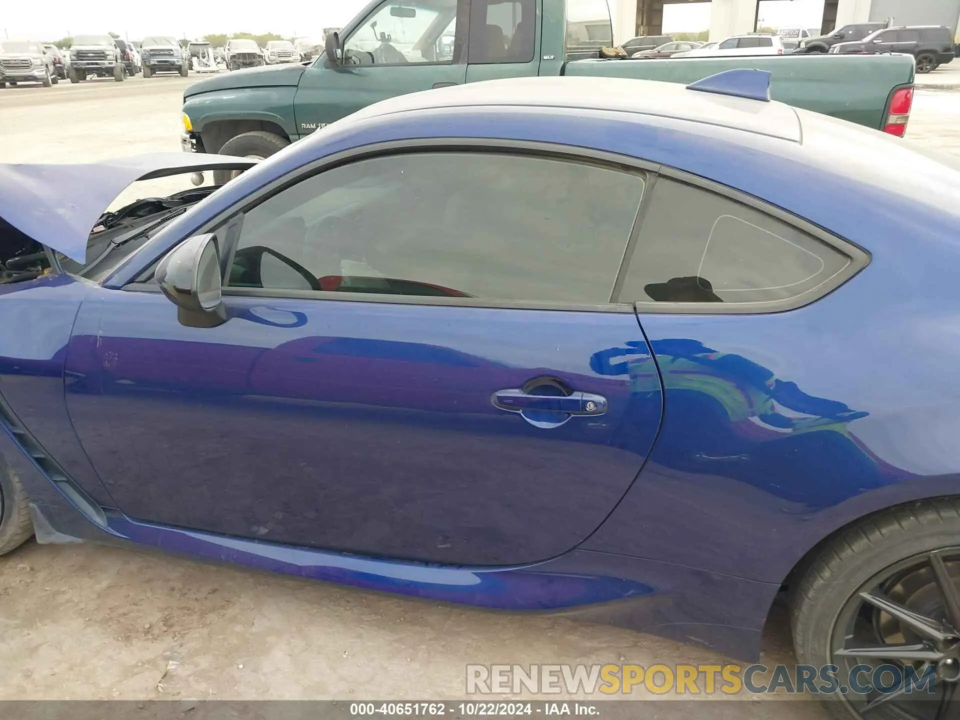 14 fotografías del automóvil dañado JF1ZNBF1XN8753697 TOYOTA GR86 2022