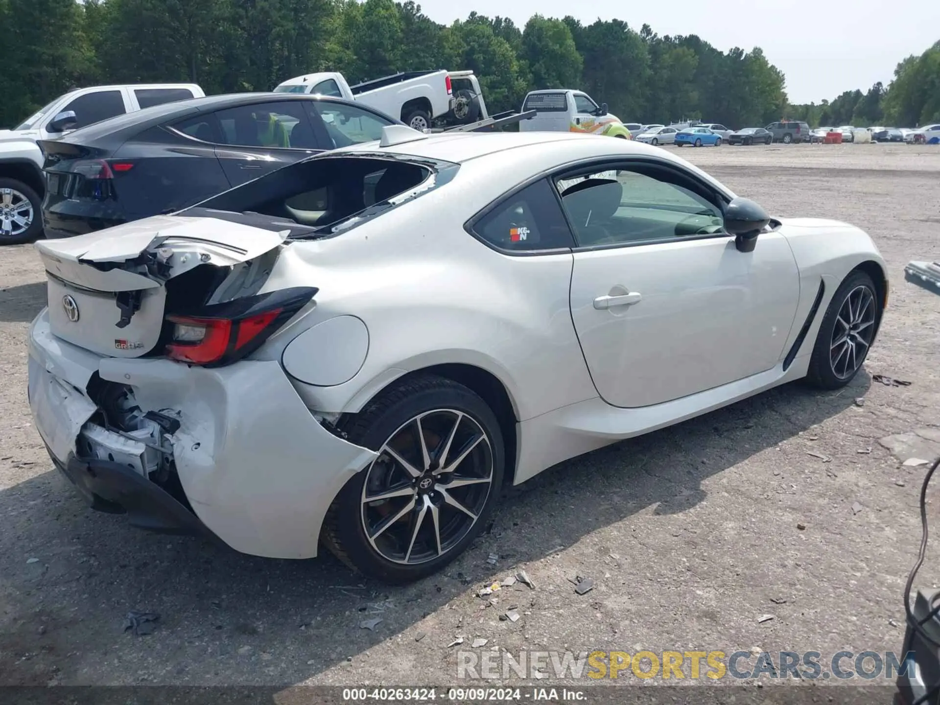 4 fotografías del automóvil dañado JF1ZNBC11P8761923 TOYOTA GR86 2023